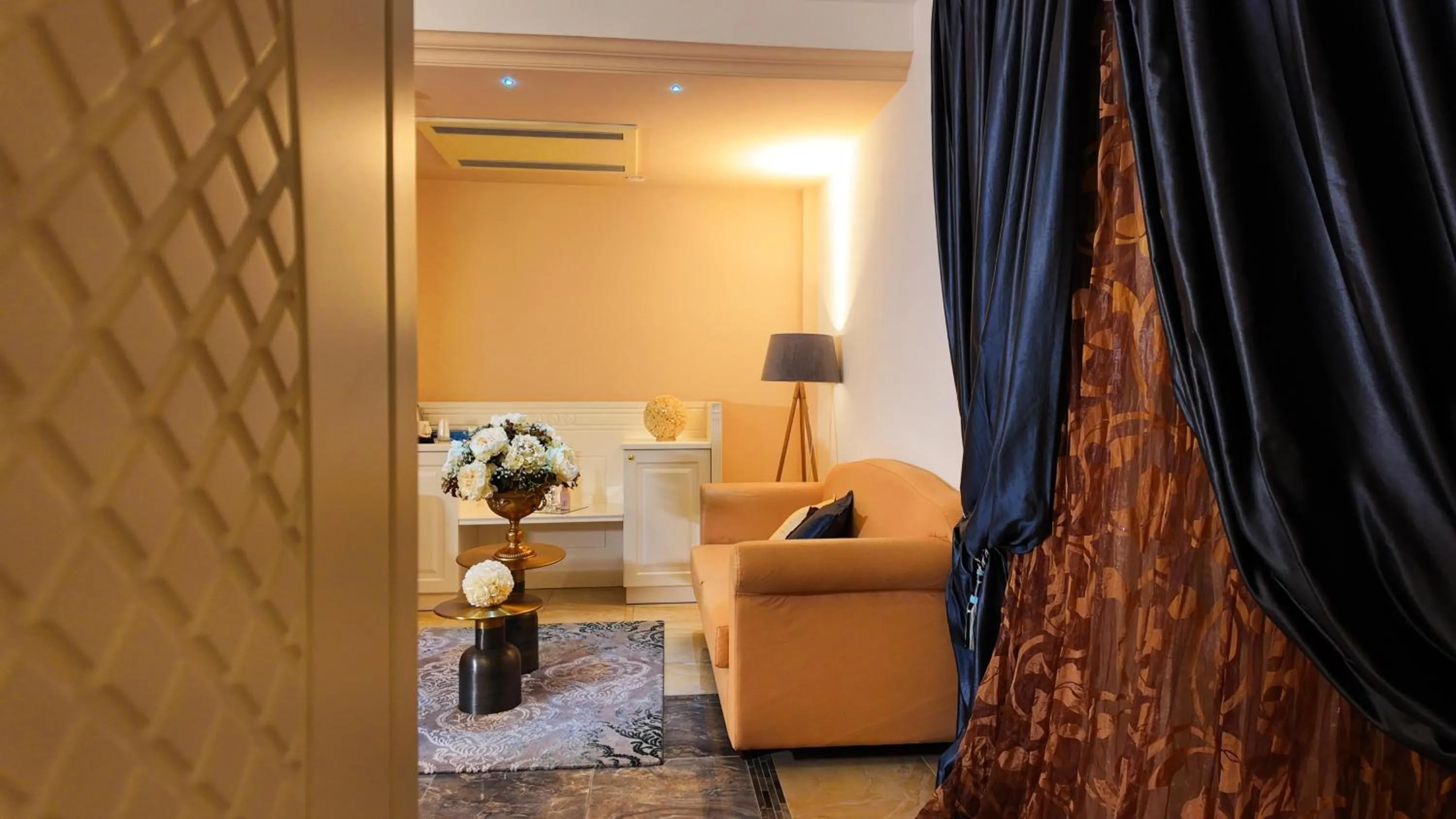 Seating area in Regina di Saba - Hotel Villa per ricevimenti