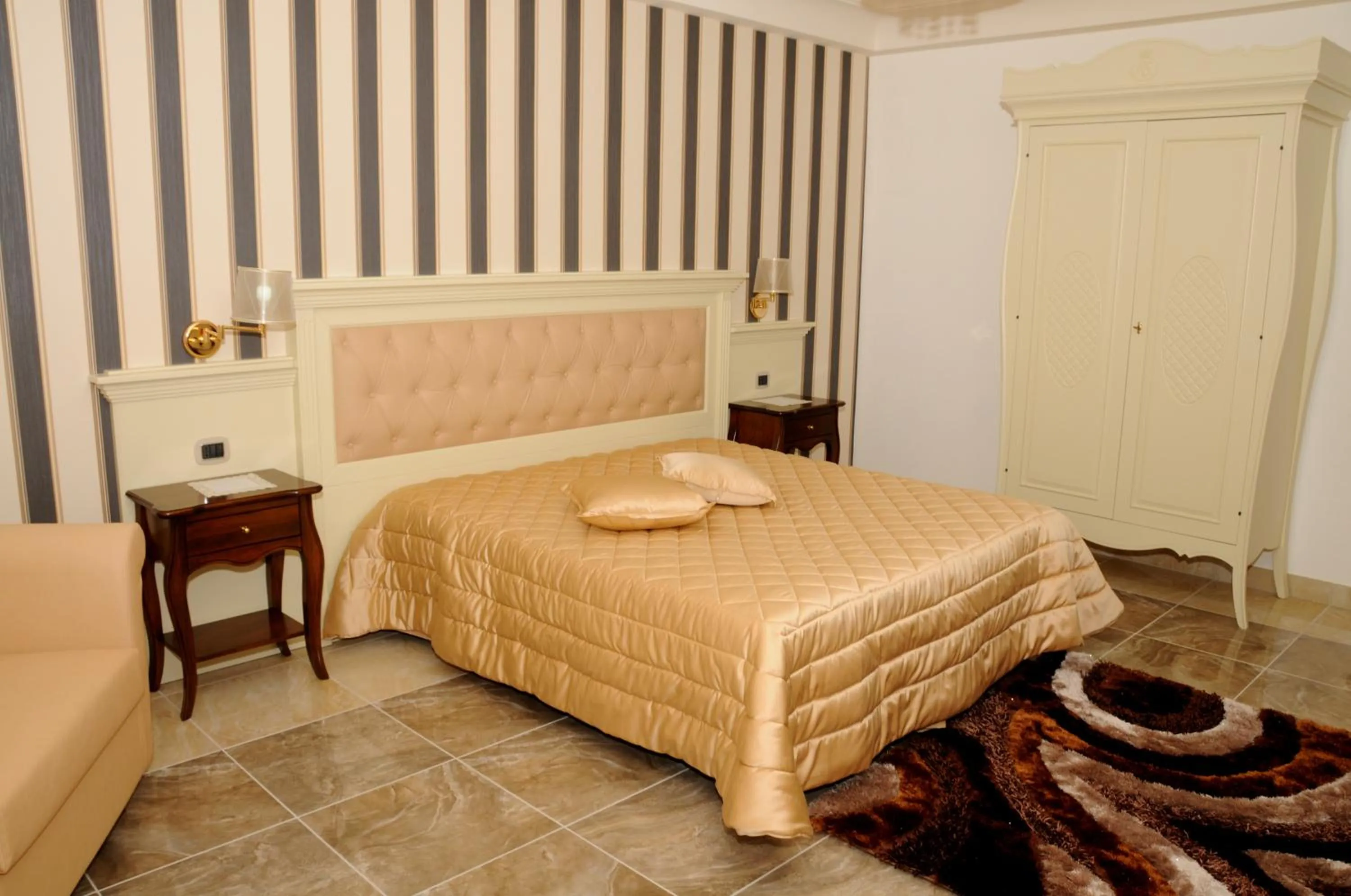 Photo of the whole room, Bed in Regina di Saba - Hotel Villa per ricevimenti