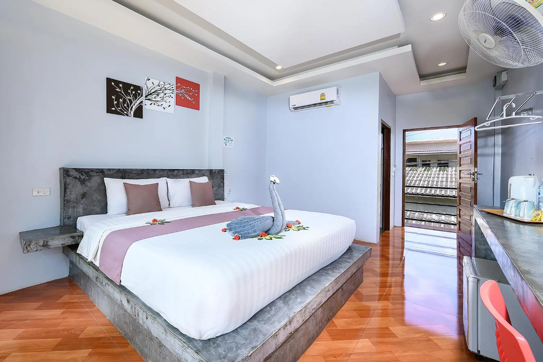 Photo of the whole room, Bed in Baan Check In