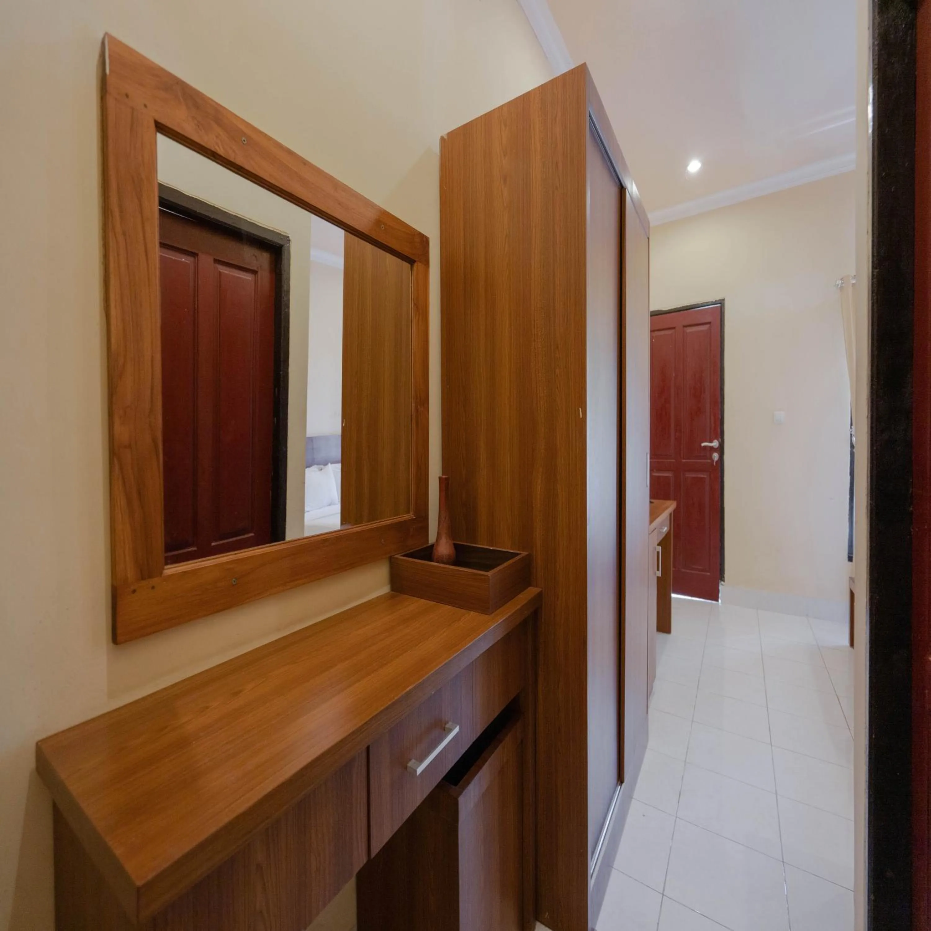 wardrobe in Urbanview My Home One Gili Trawangan