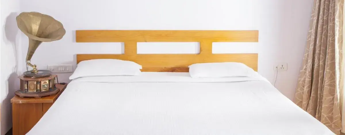 Bedroom, Bed in Mount n Mist Bedroom, Bed in Mount n Mist