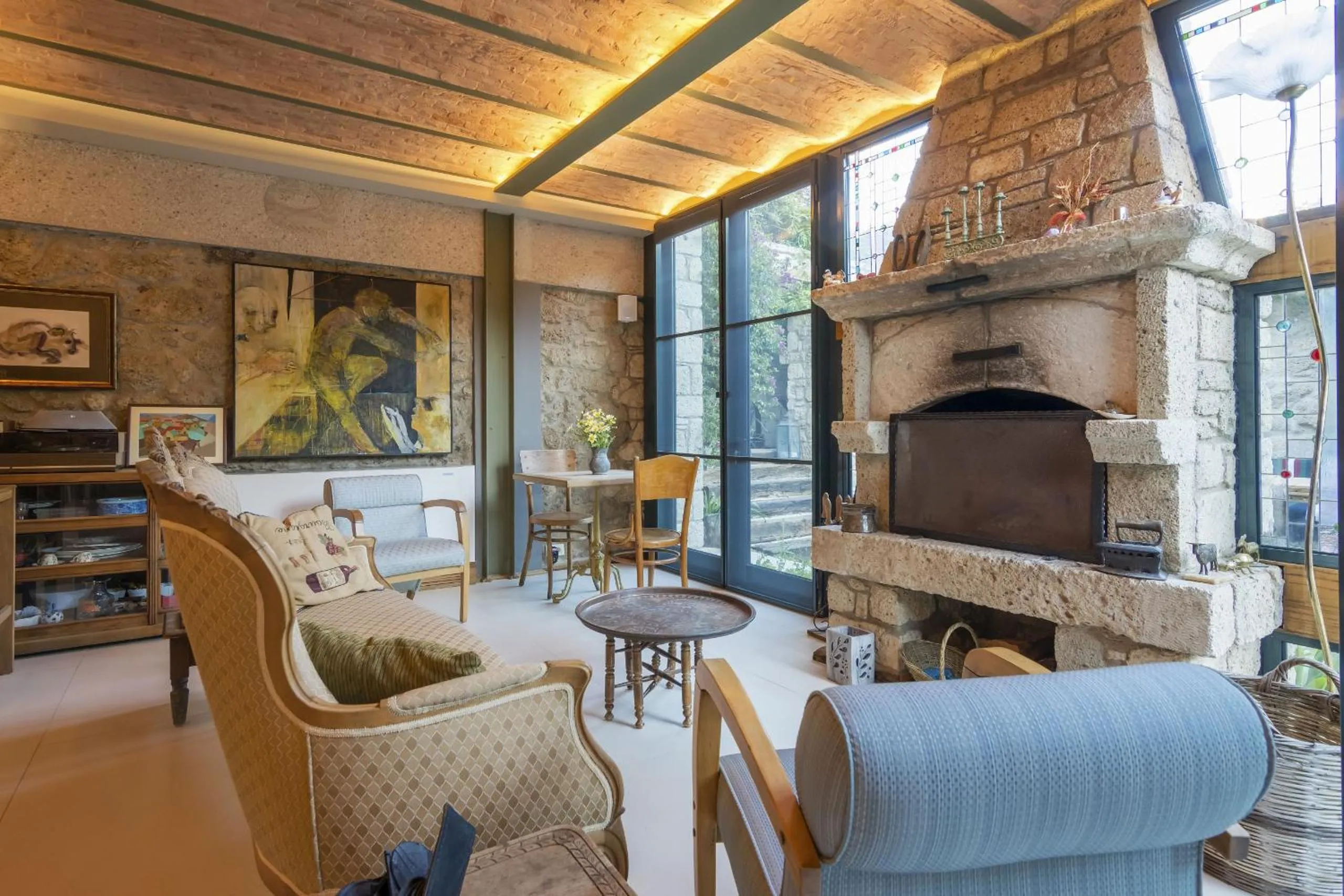 Communal lounge/ TV room in Sakin Ev