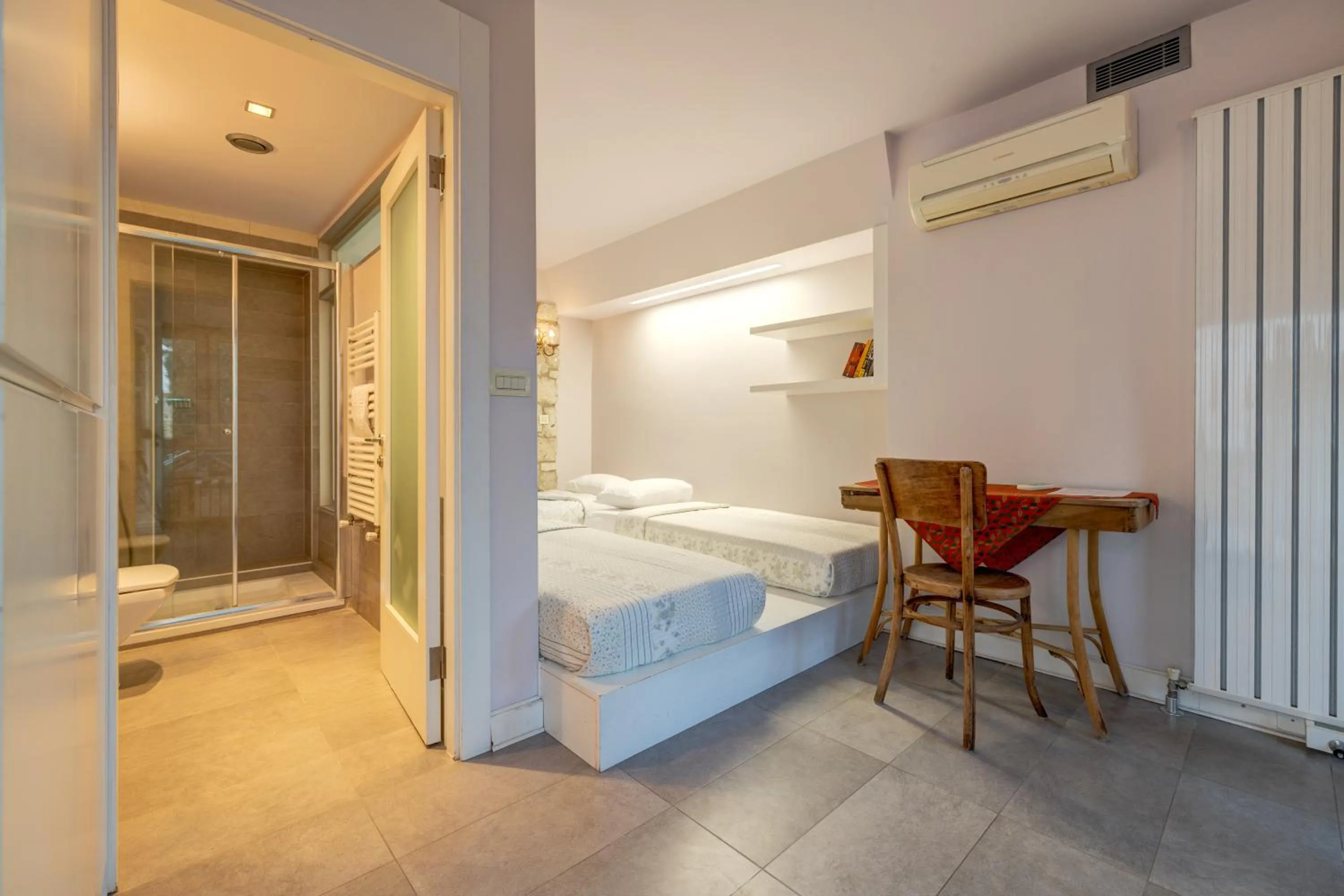 Photo of the whole room, Bed in Sakin Ev