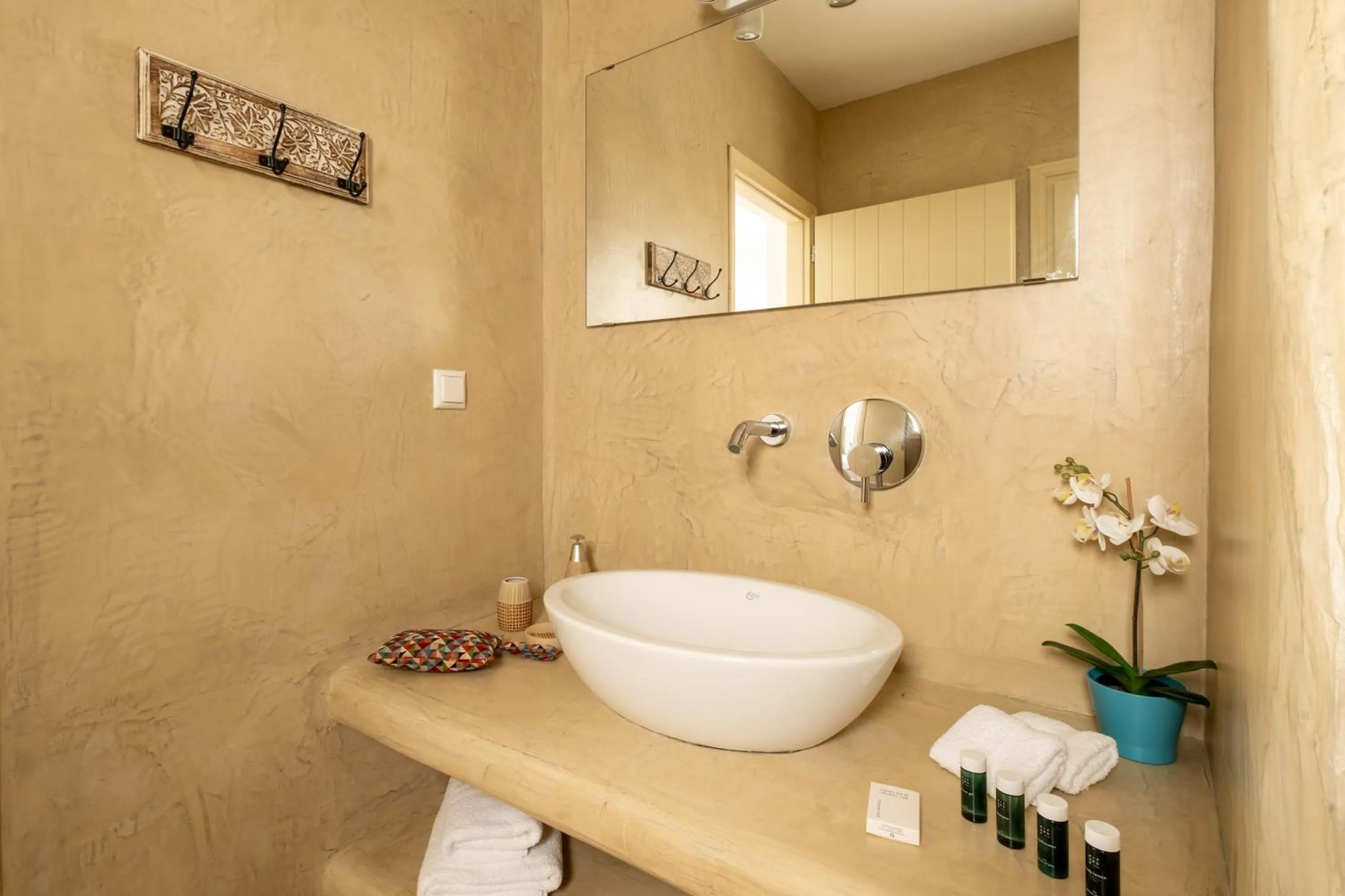 Bathroom in White Orchid Villa