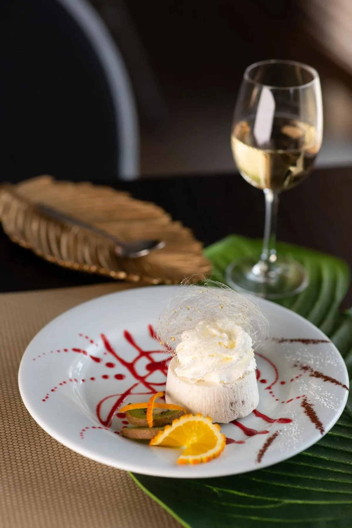 Restaurant/places to eat in Hôtel Confort Le Moulin Rouge