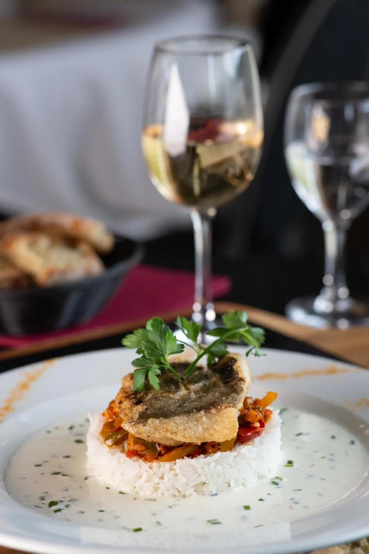 Restaurant/places to eat in Hôtel Confort Le Moulin Rouge