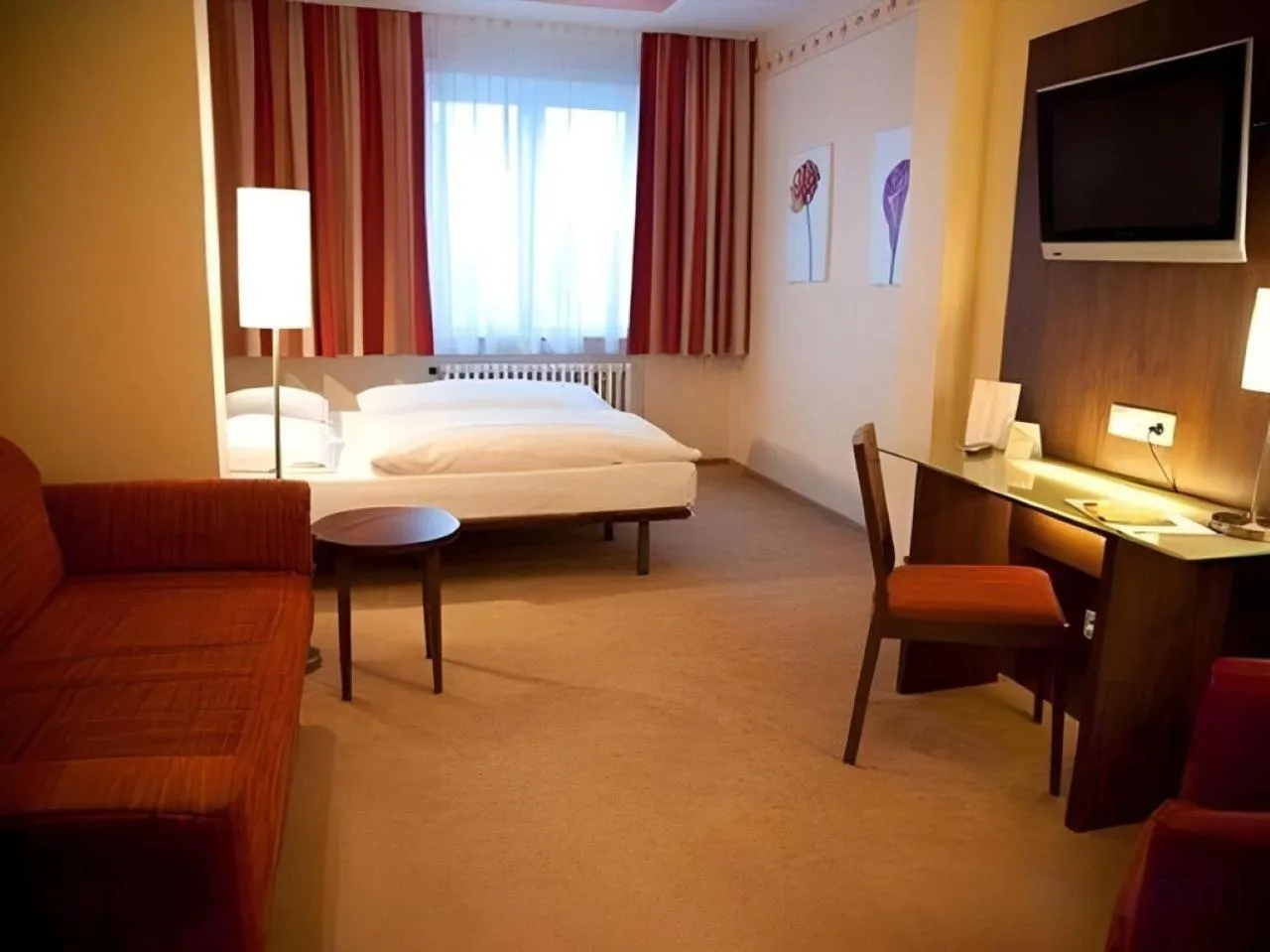 Photo of the whole room, Bed in Hotel Westfalia