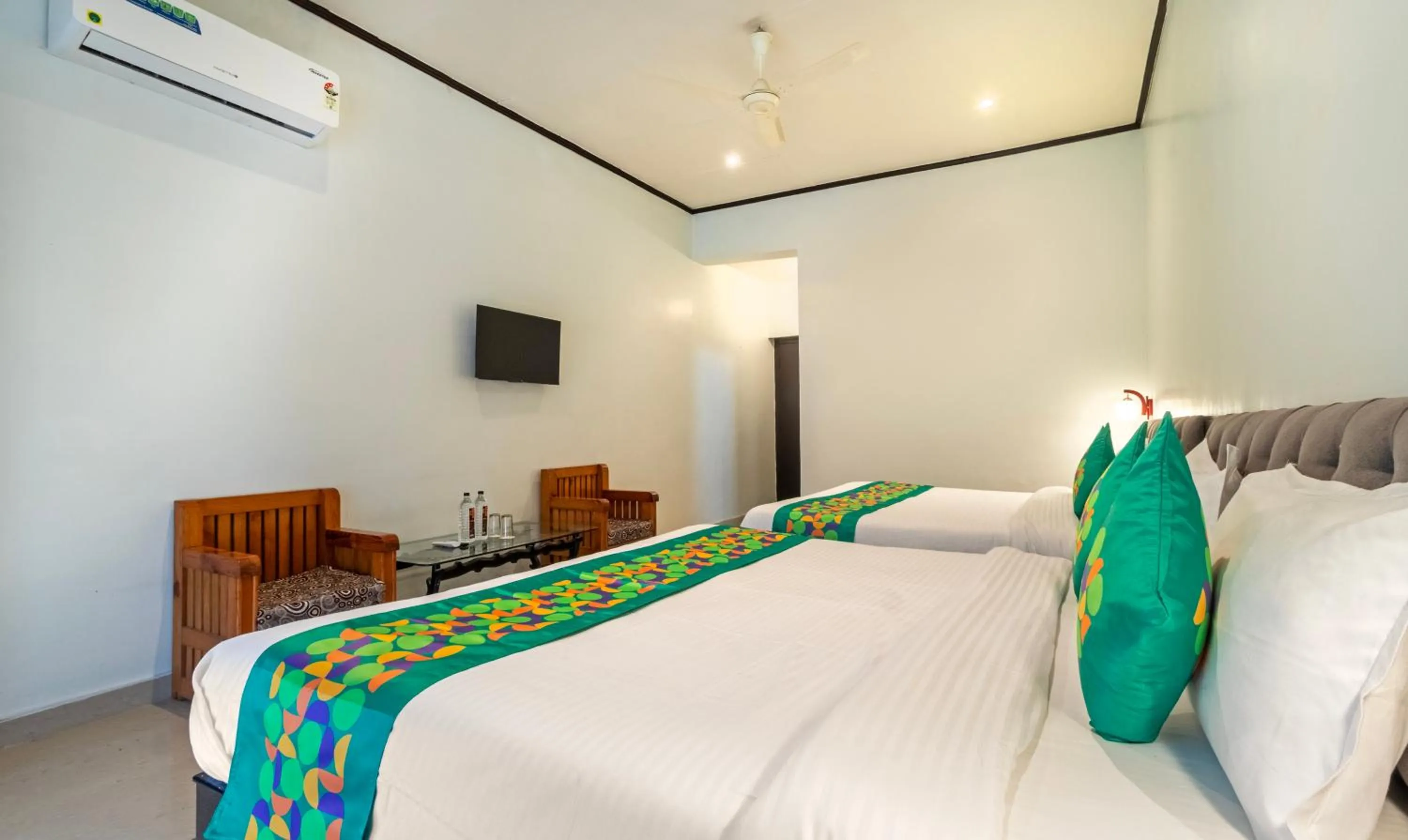 Bedroom, Bed in Treebo Spring Birds - Kainchi Dham