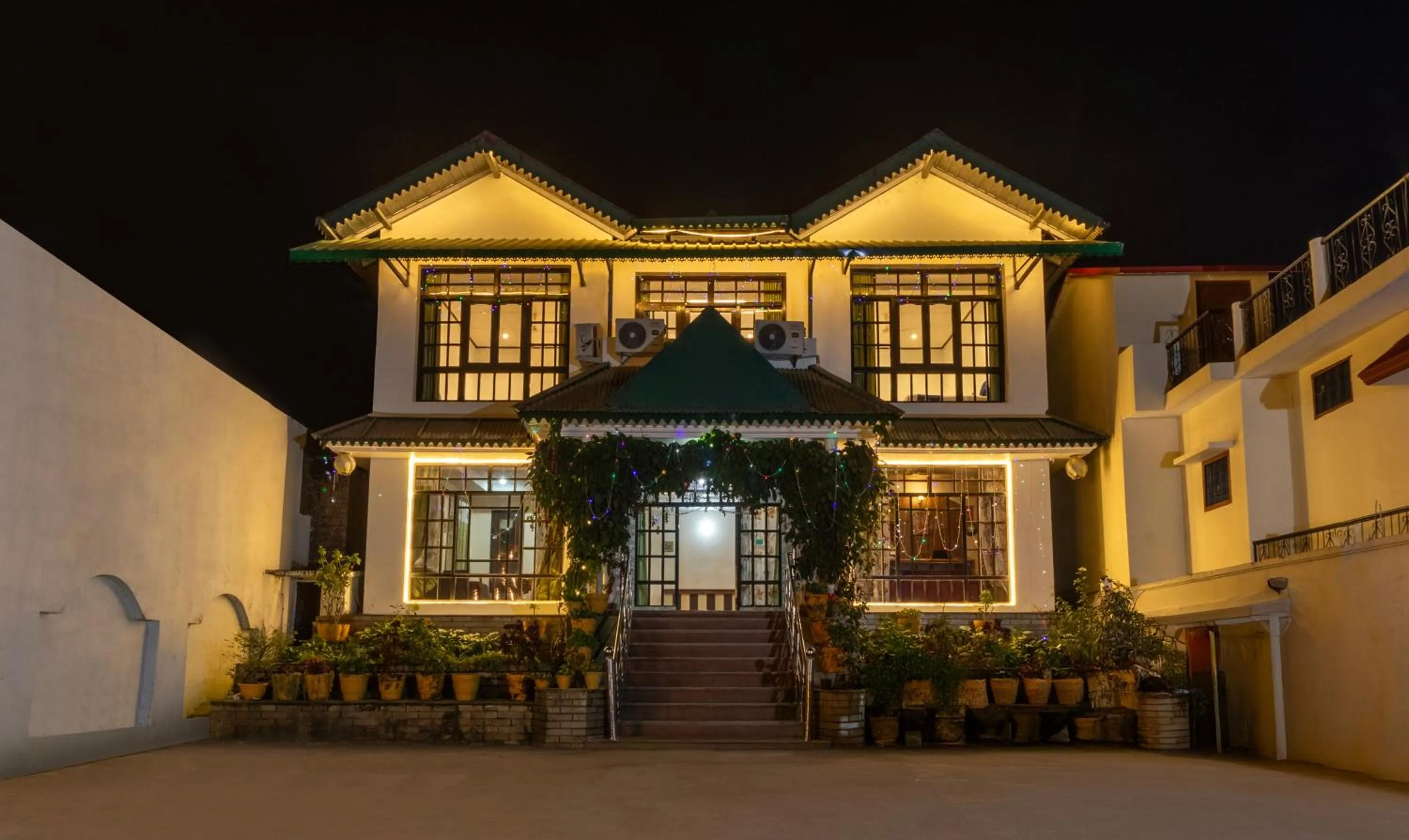 Property building in Treebo Spring Birds - Kainchi Dham