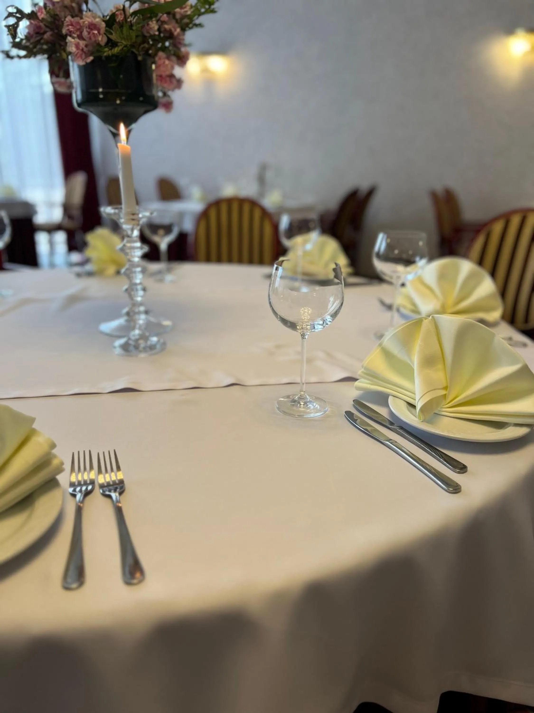 Restaurant/places to eat in Hotel Amadeus