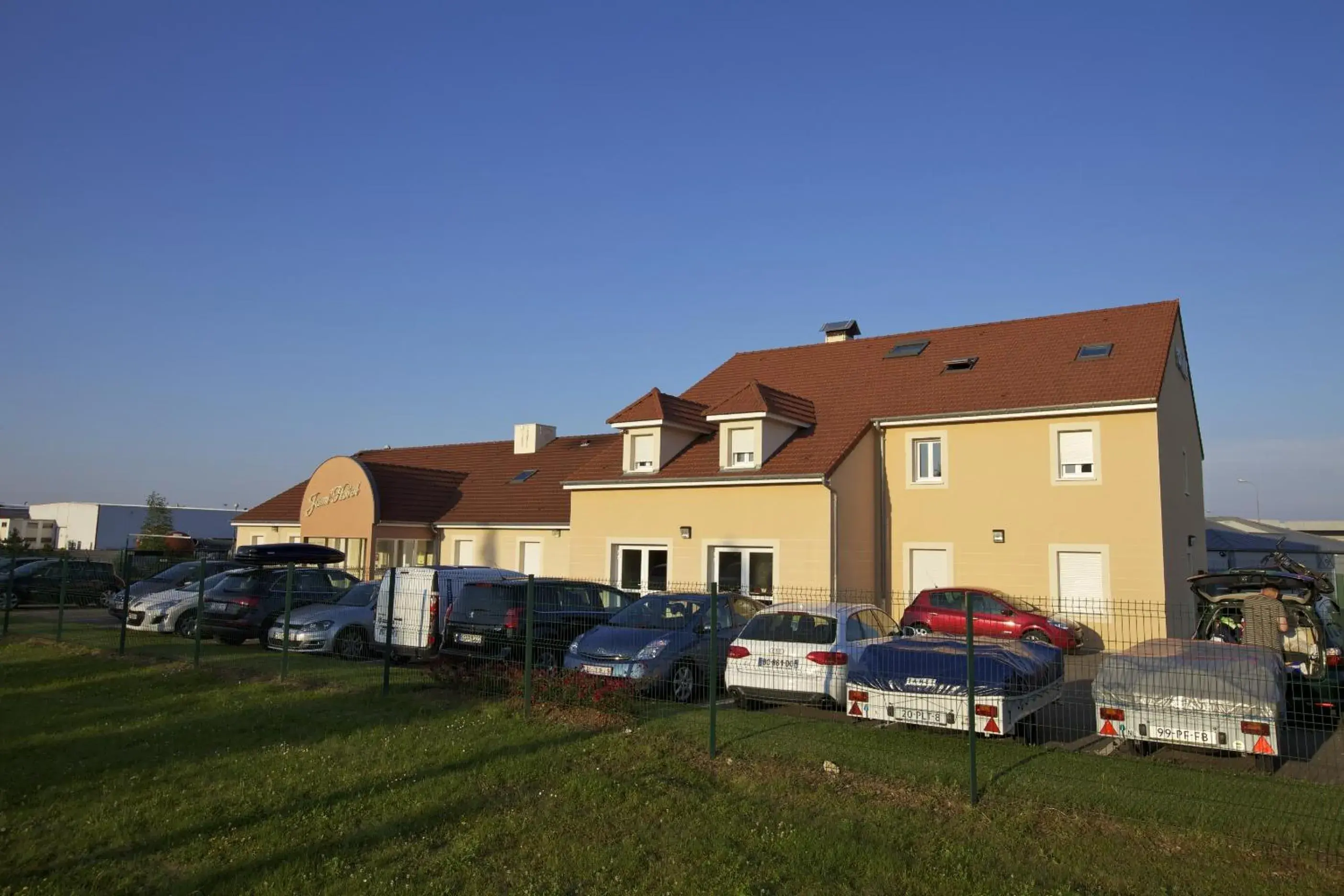 Facade/entrance in Logis Jum'Hotel Facade/entrance in Logis Jum'Hotel