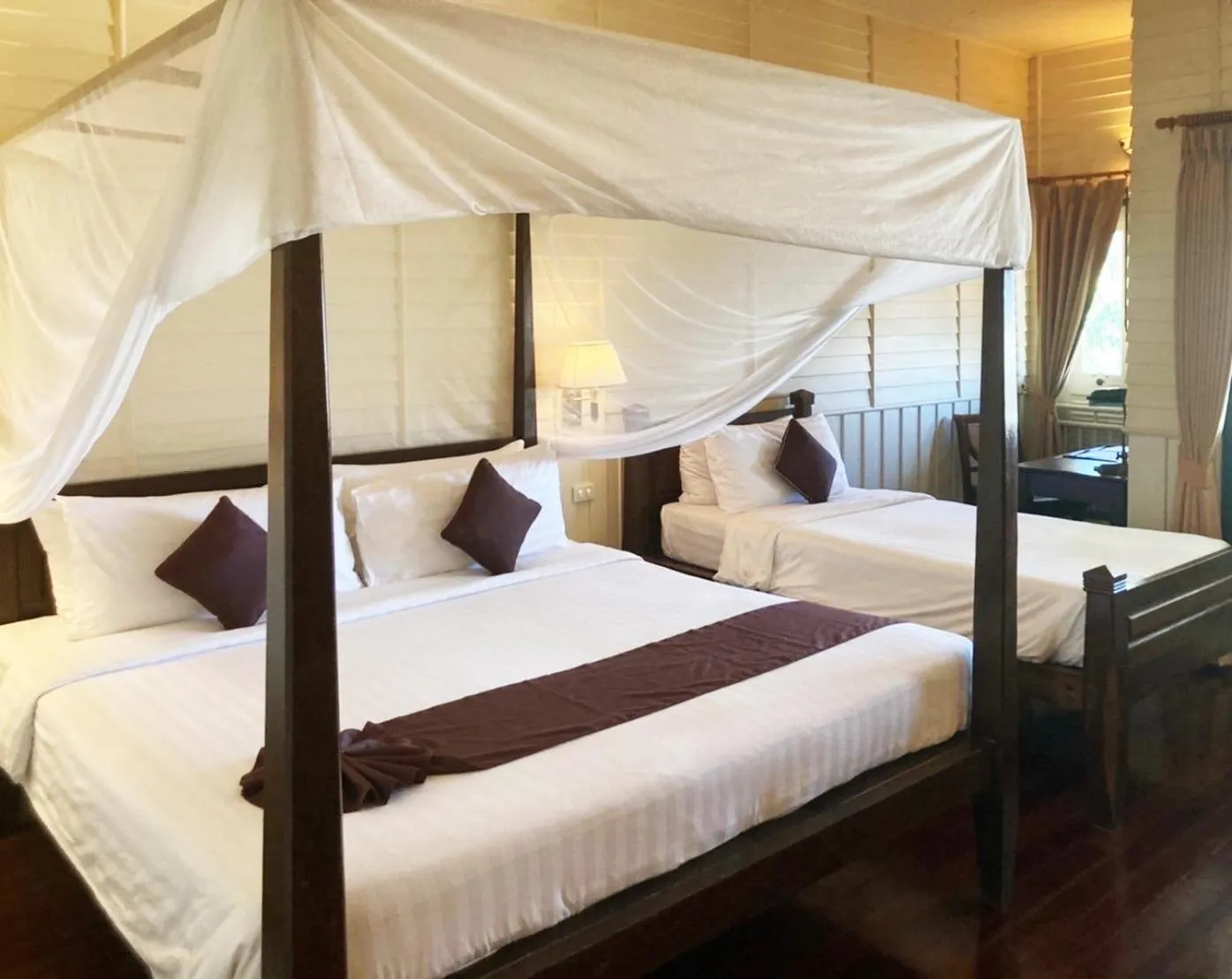Bed in Kalanan Riverside Resort