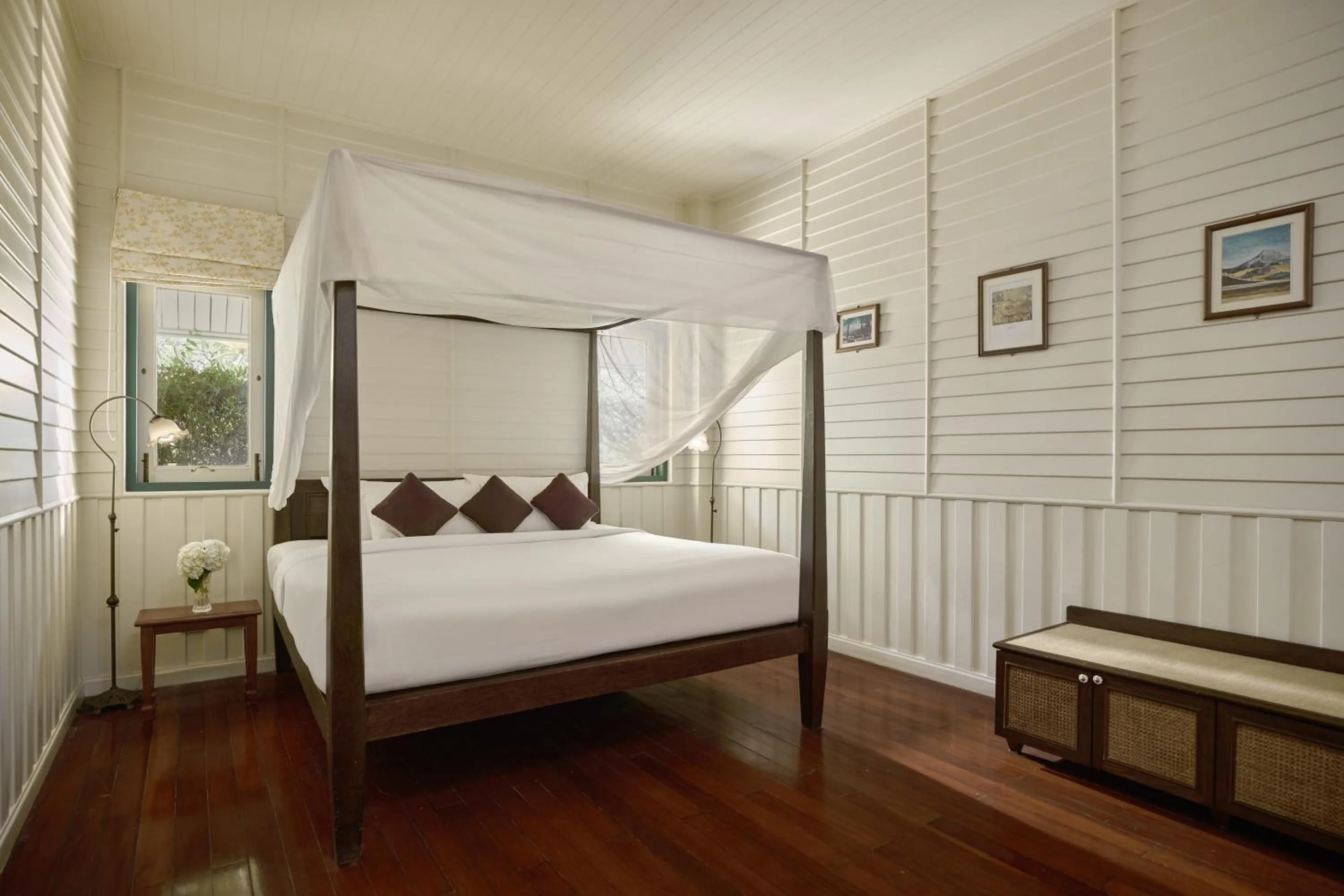 Bed in Kalanan Riverside Resort
