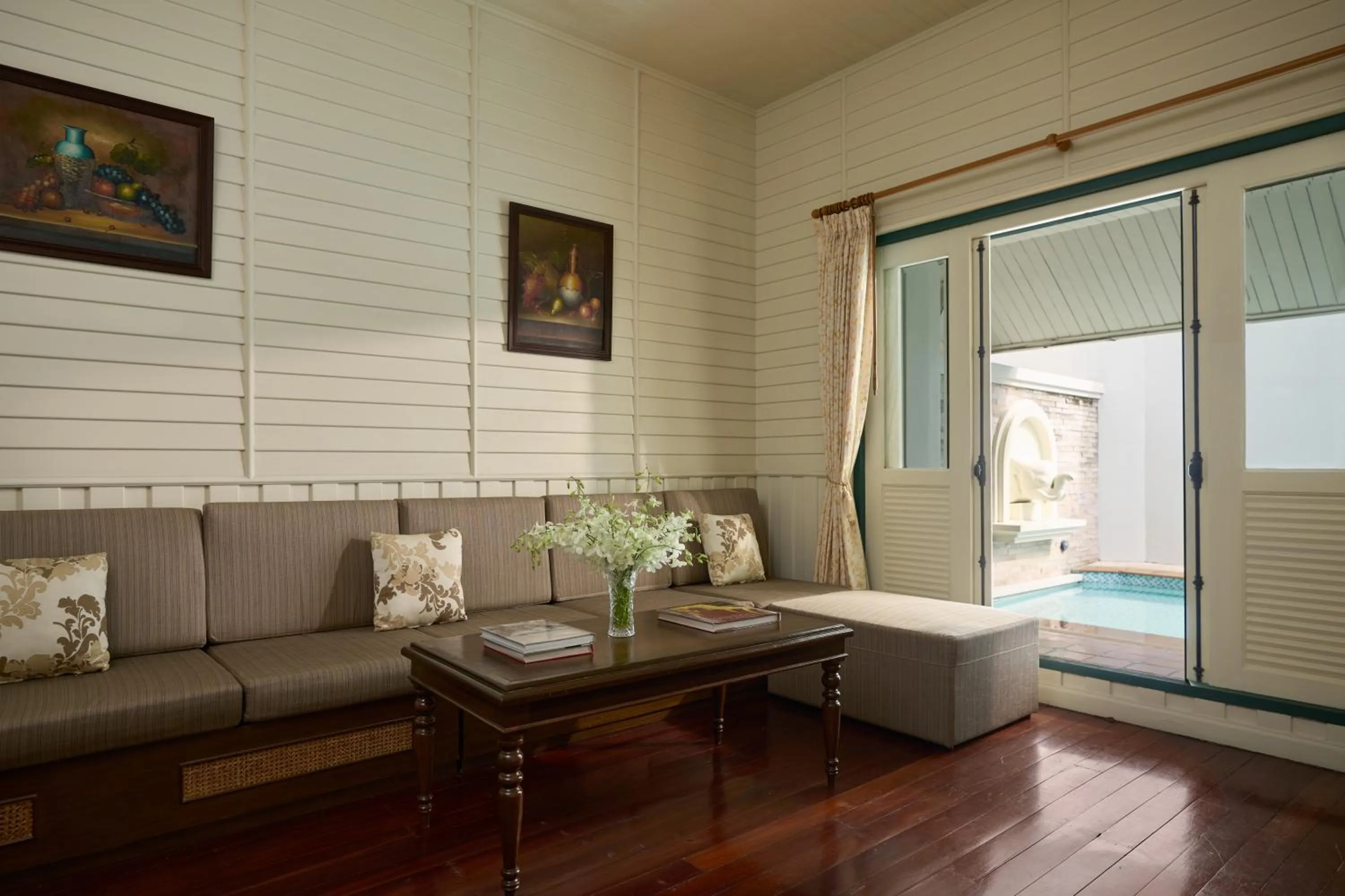 Living room in Kalanan Riverside Resort