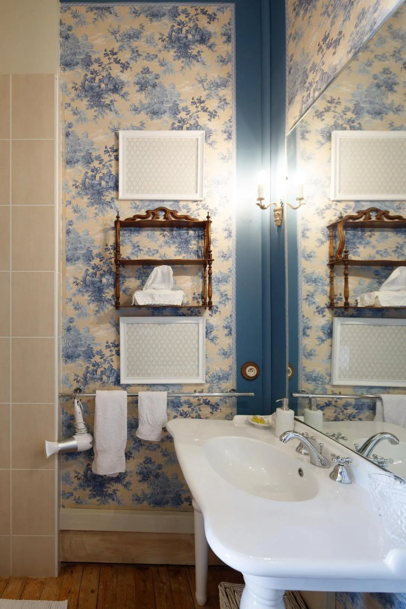 Bathroom in Domaine du Buc, Le Château