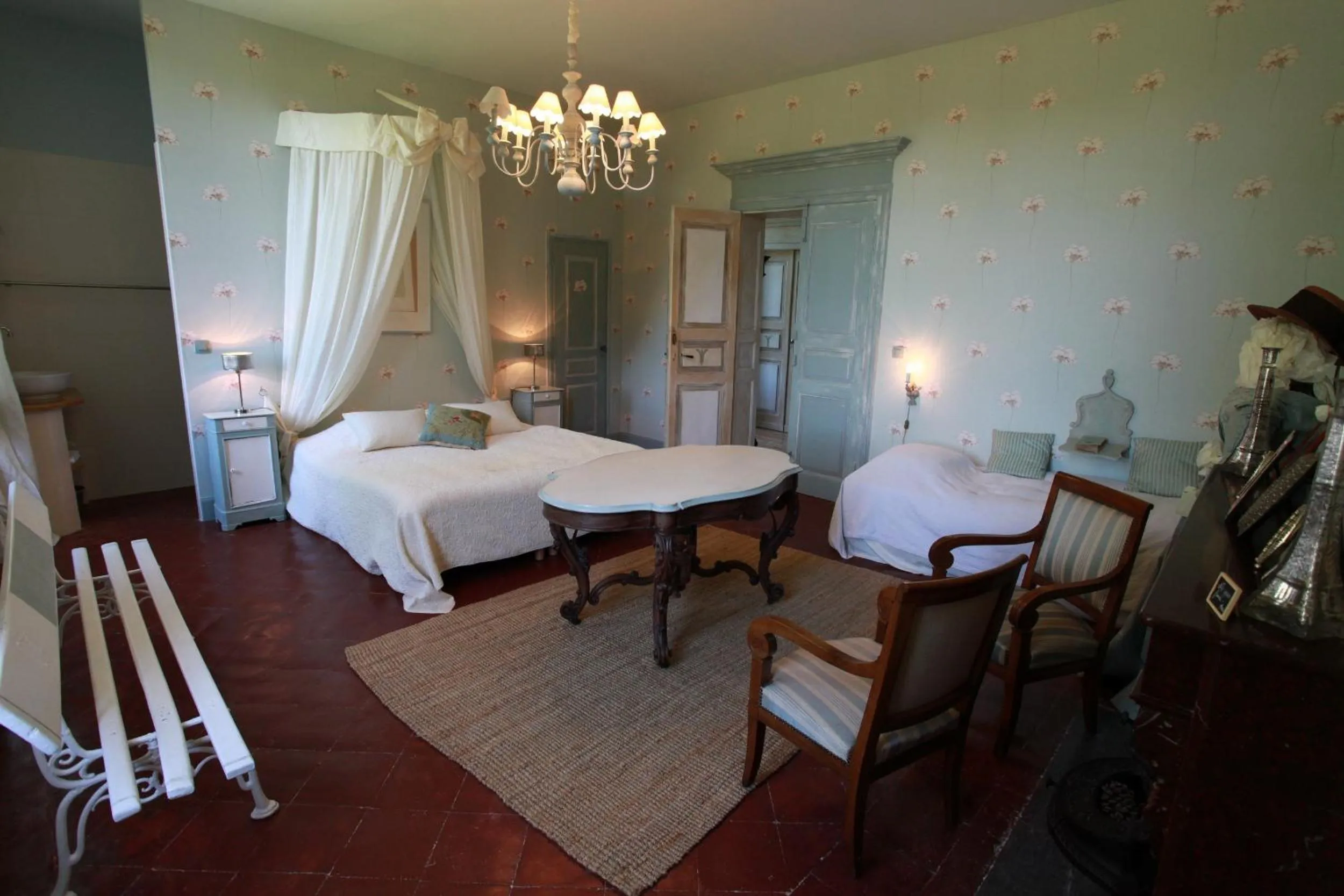 Photo of the whole room, Bed in Domaine du Buc, Le Château