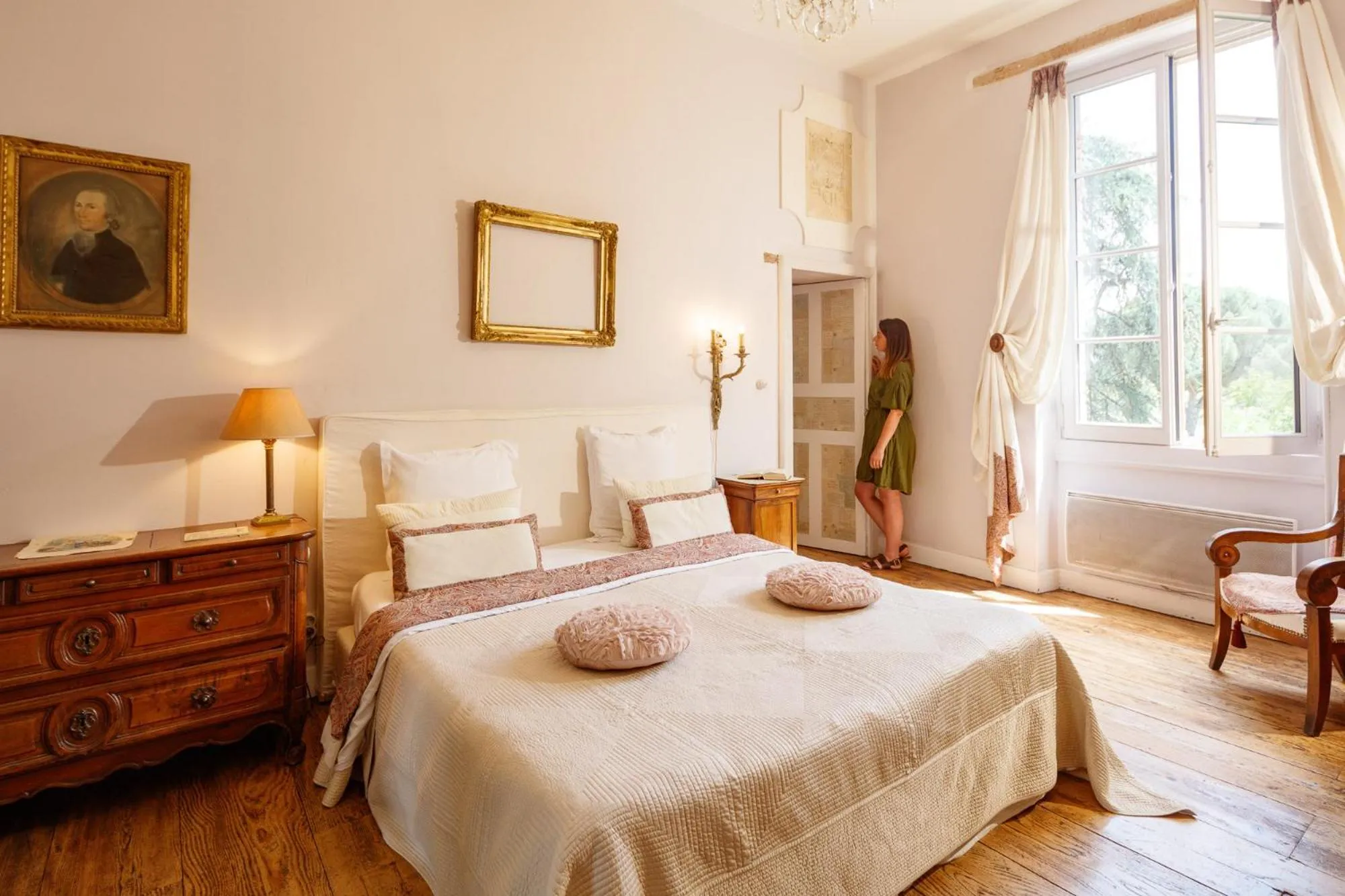 Photo of the whole room, Bed in Domaine du Buc, Le Château