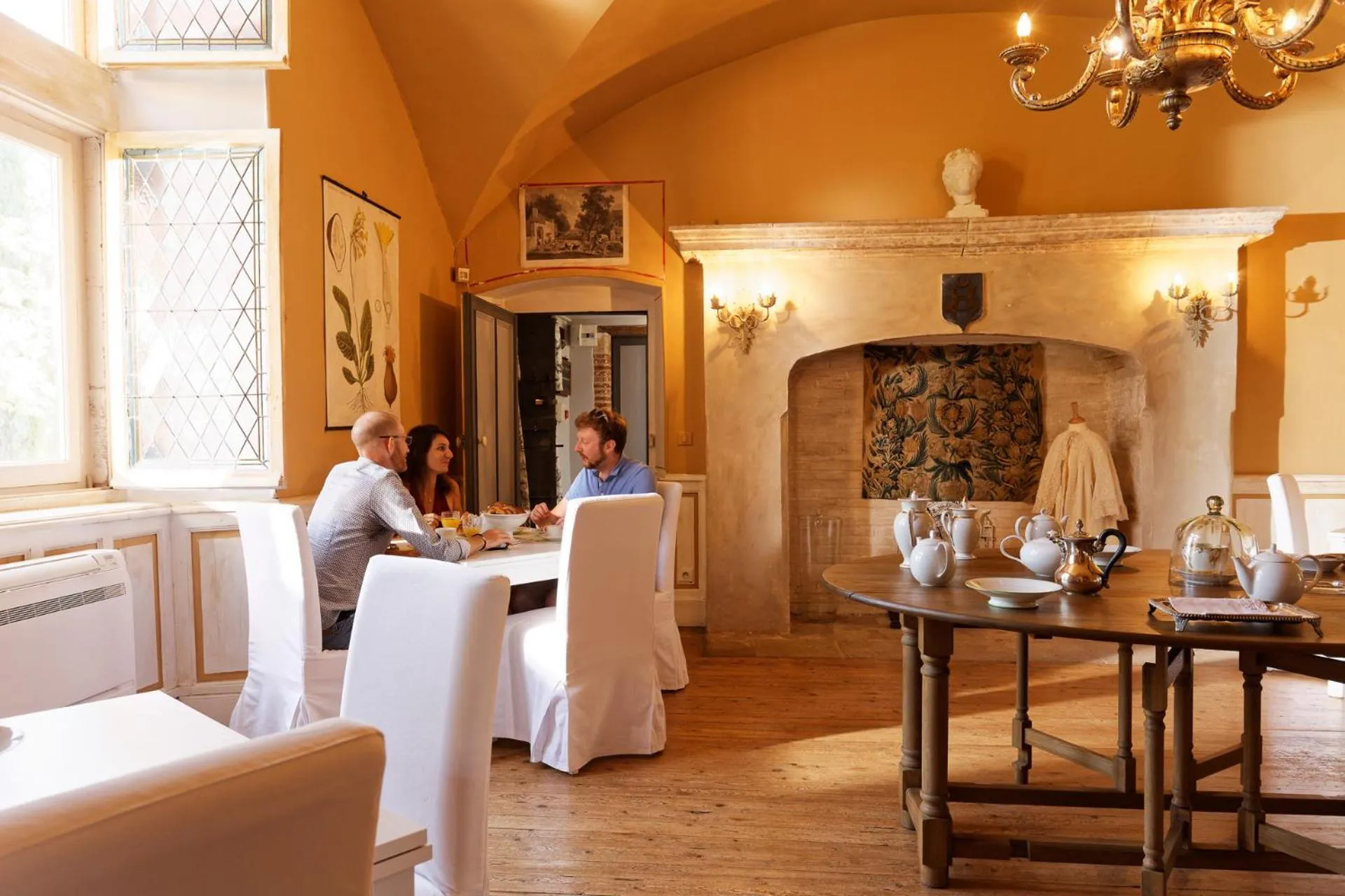 Restaurant/places to eat in Domaine du Buc, Le Château