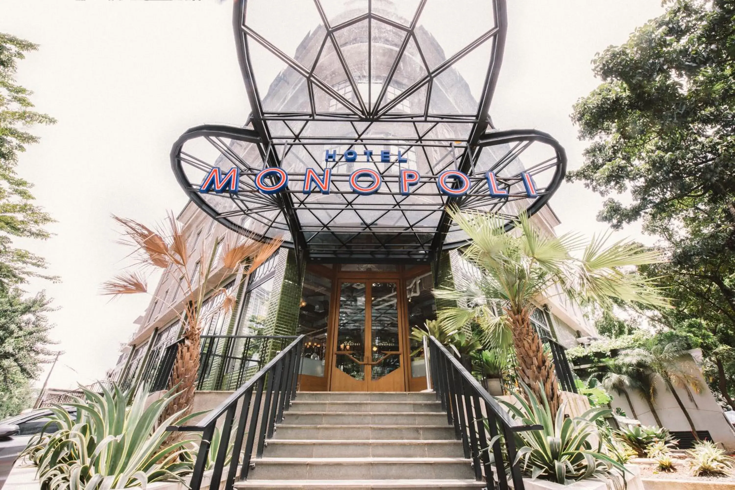 Facade/entrance in Hotel Monopoli Facade/entrance in Hotel Monopoli