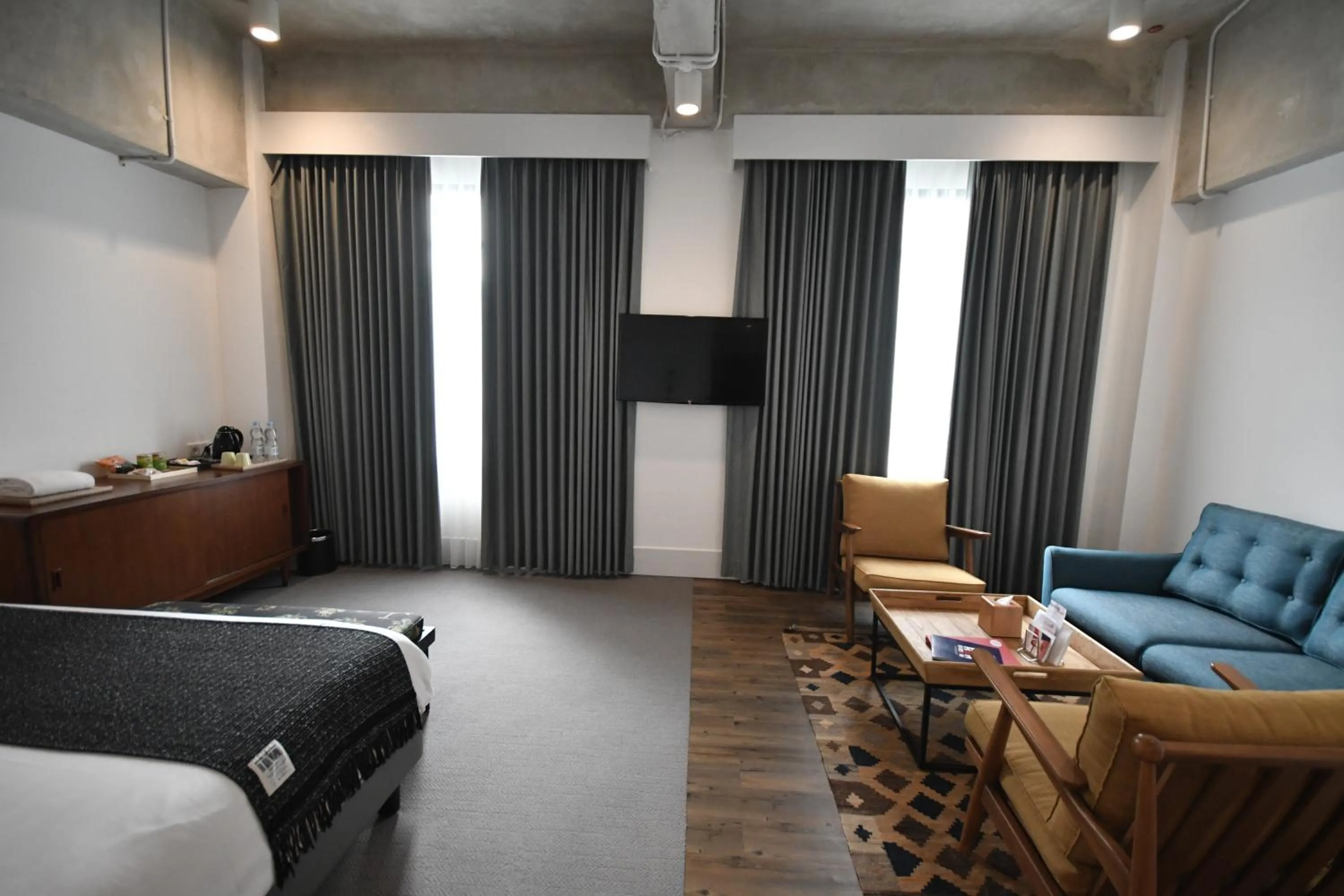 Seating area in Hotel Monopoli