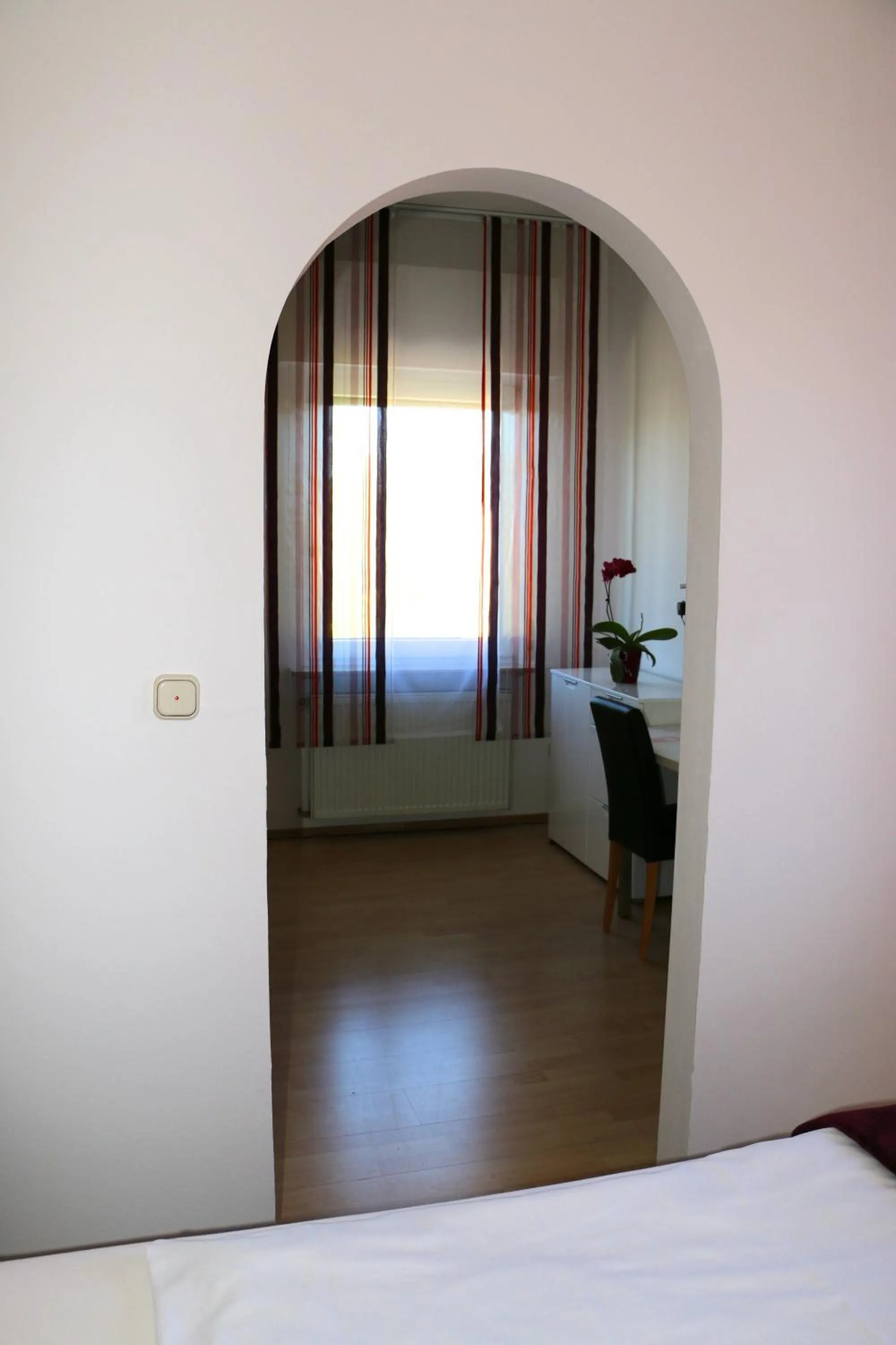 Photo of the whole room, Bed in Casa Hotel Neu-Isenburg