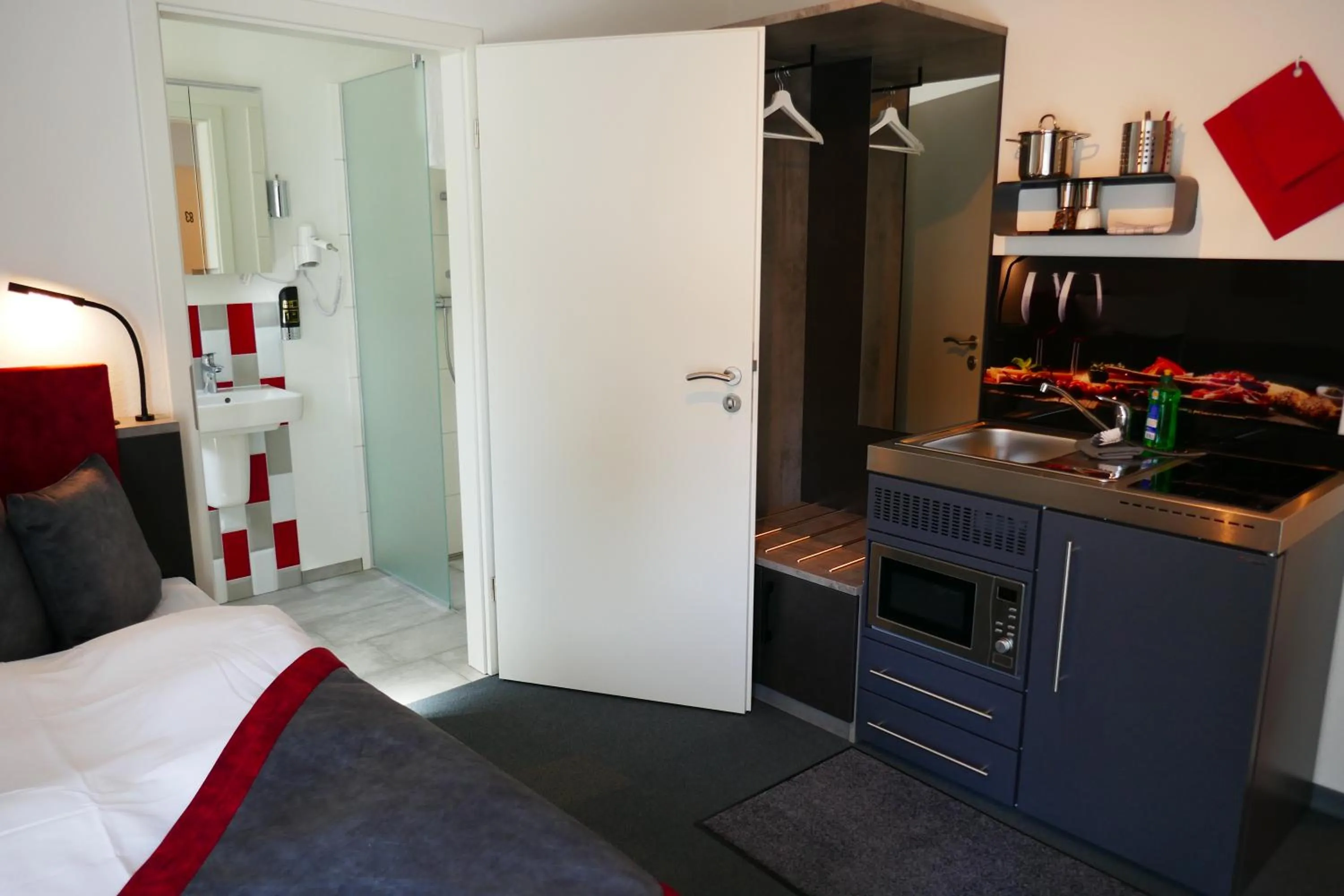 Photo of the whole room, Bed in Hotel Gasthof Handewitt