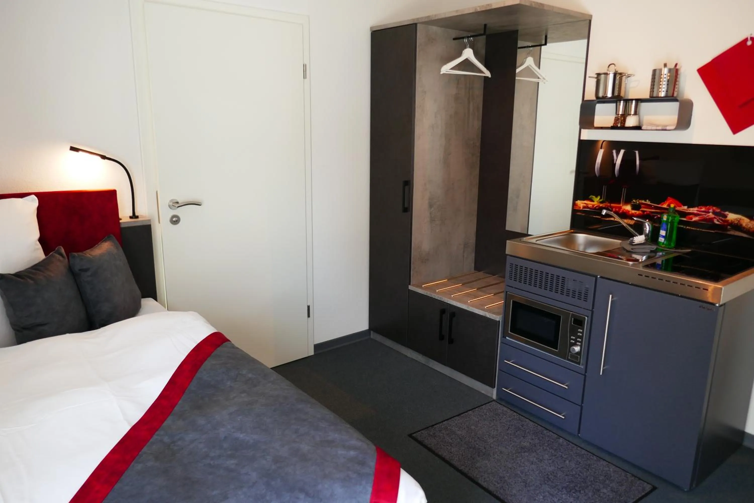 Photo of the whole room, Bed in Hotel Gasthof Handewitt