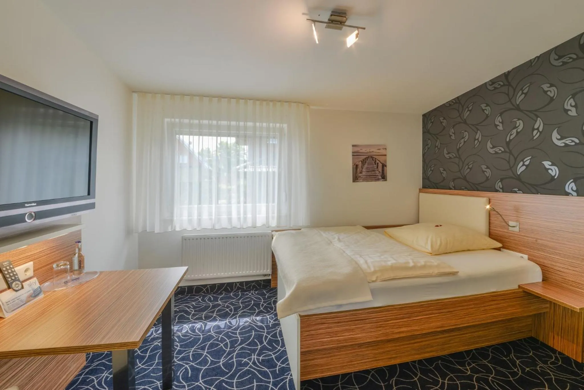 Shower, Bed in Hotel Gasthof Handewitt