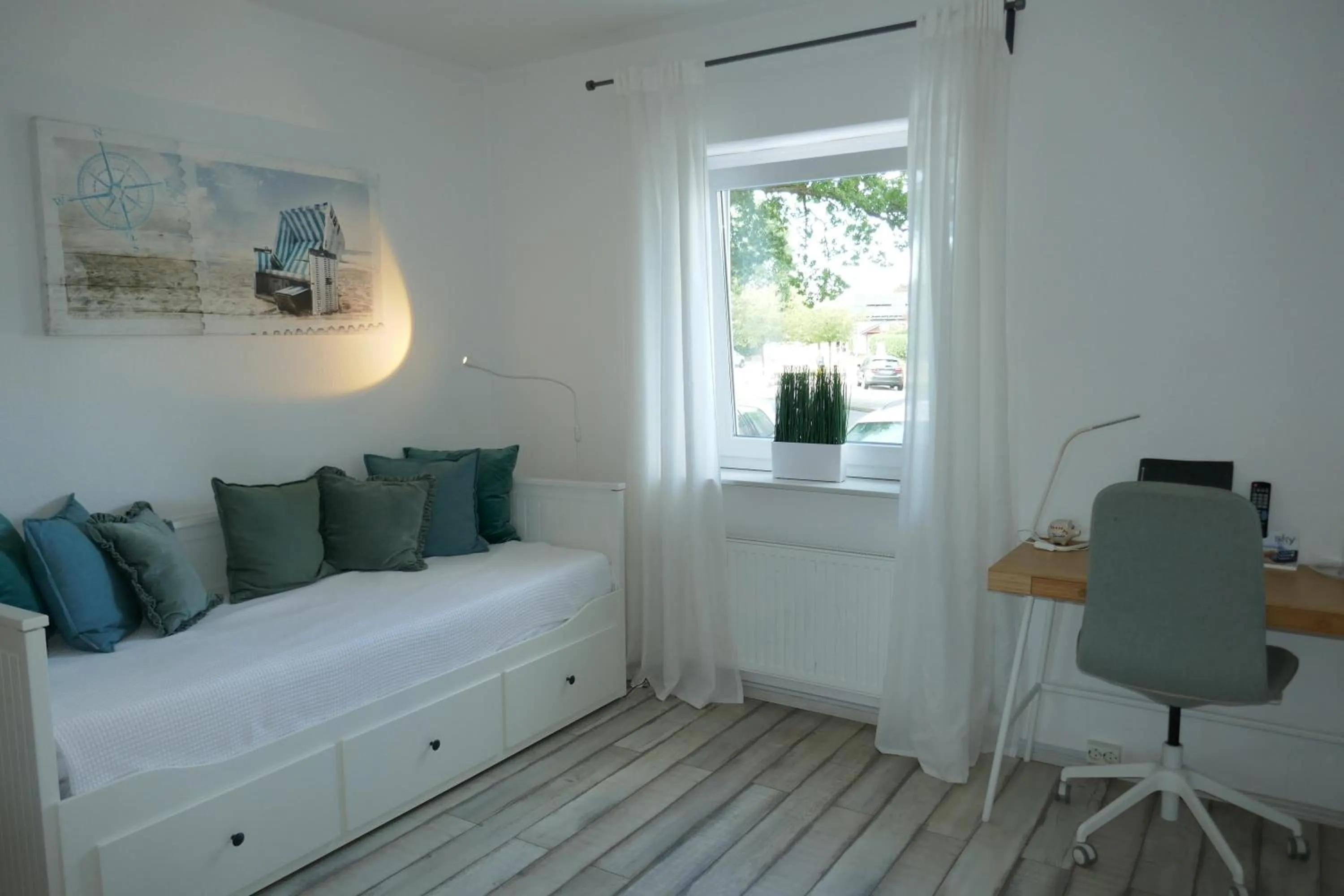 Photo of the whole room, Bed in Hotel Gasthof Handewitt