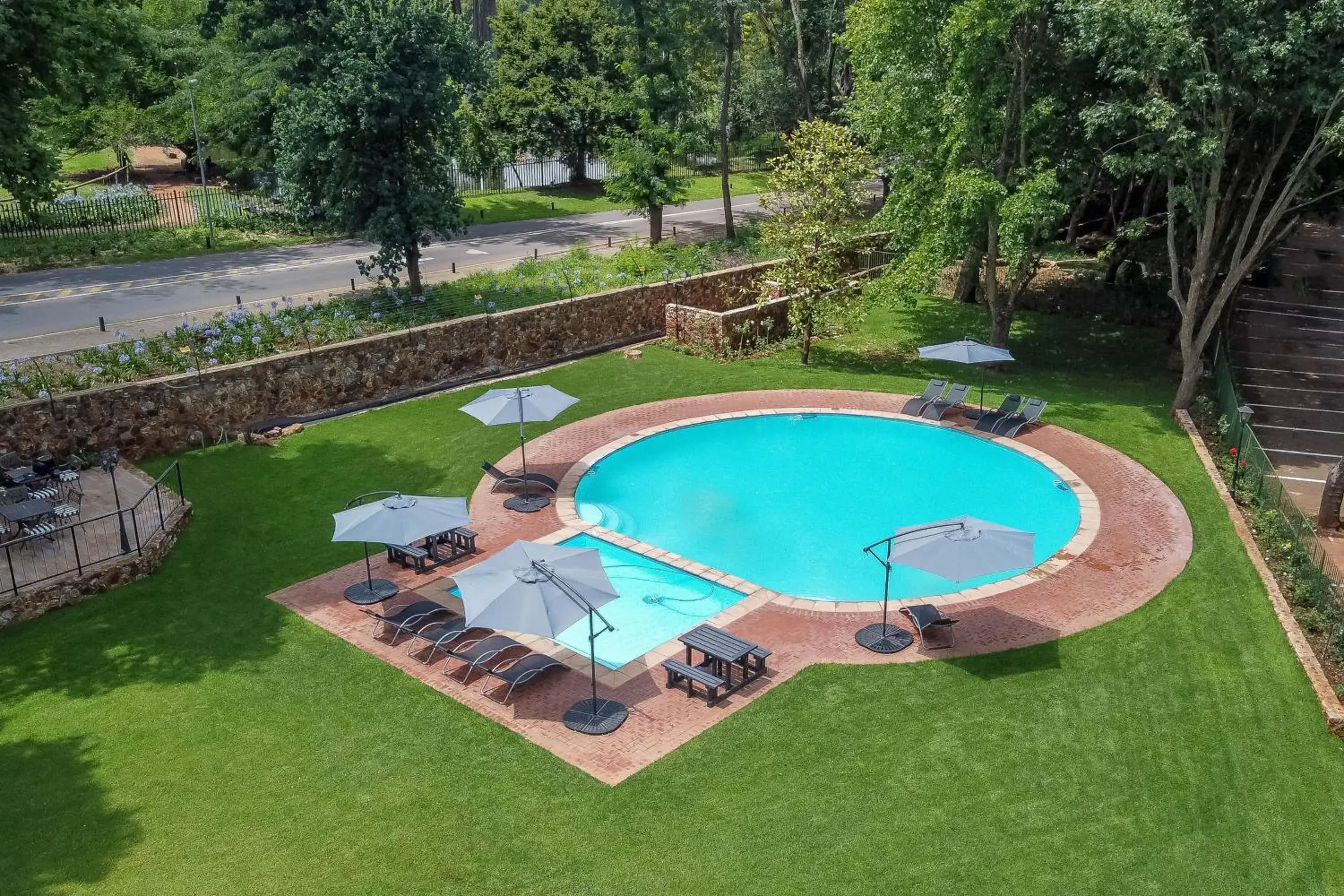 Swimming pool in Irene Country Hotel Swimming pool in Irene Country Hotel