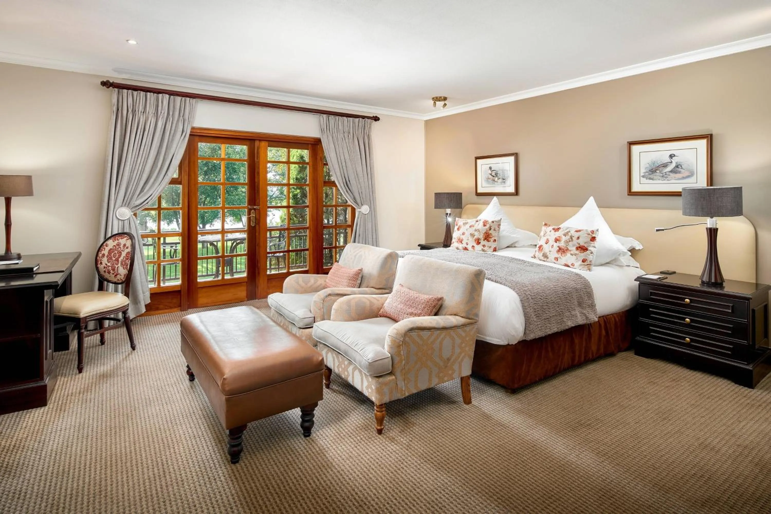 Photo of the whole room, Bed in Irene Country Hotel, Autograph Collection