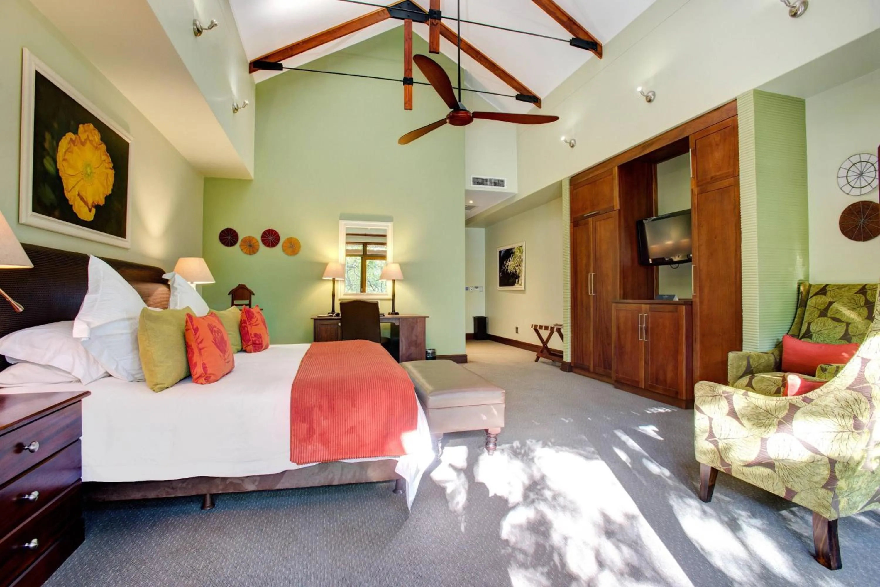 Photo of the whole room, Bed in Irene Country Hotel, Autograph Collection