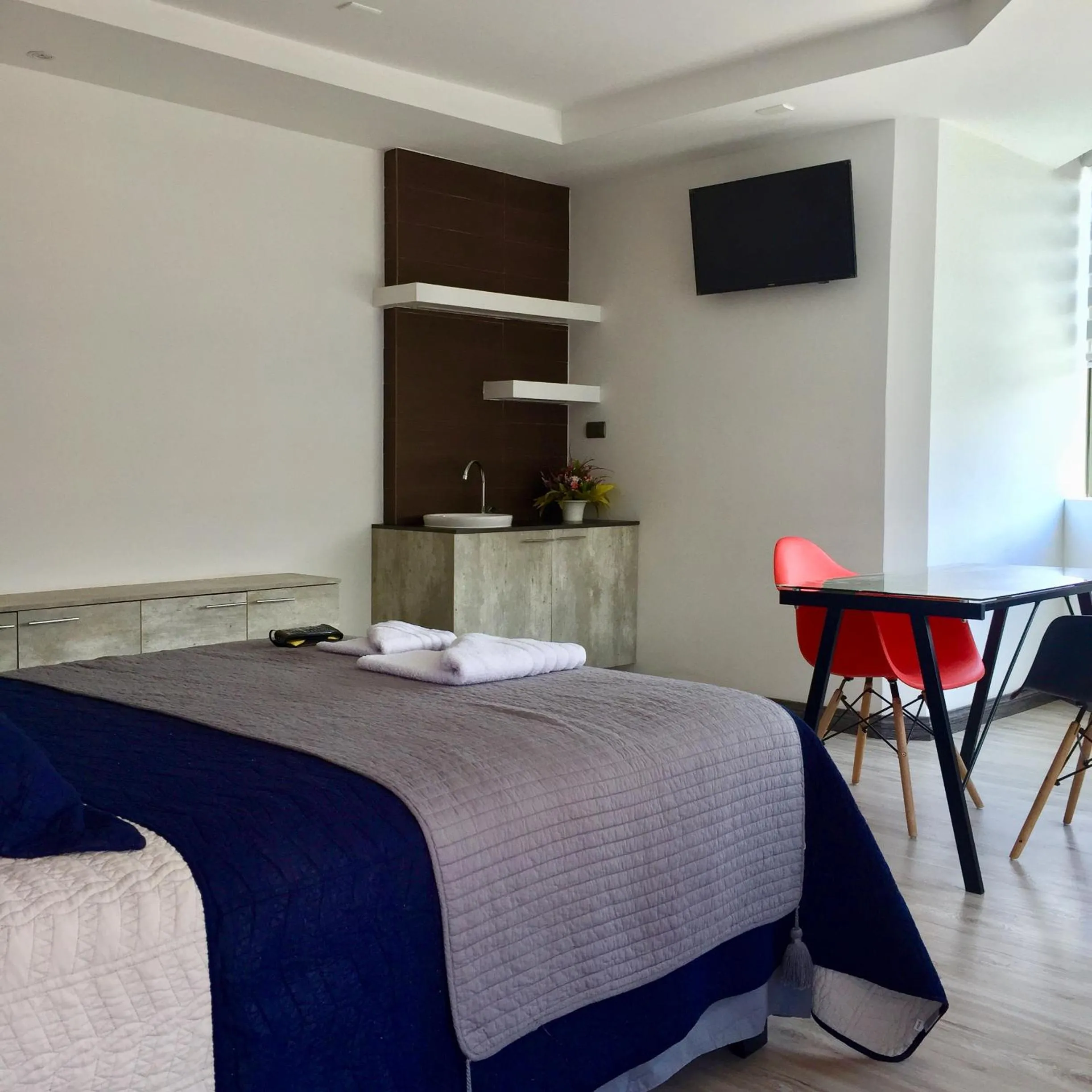 Triple Room in El Camino Hotel