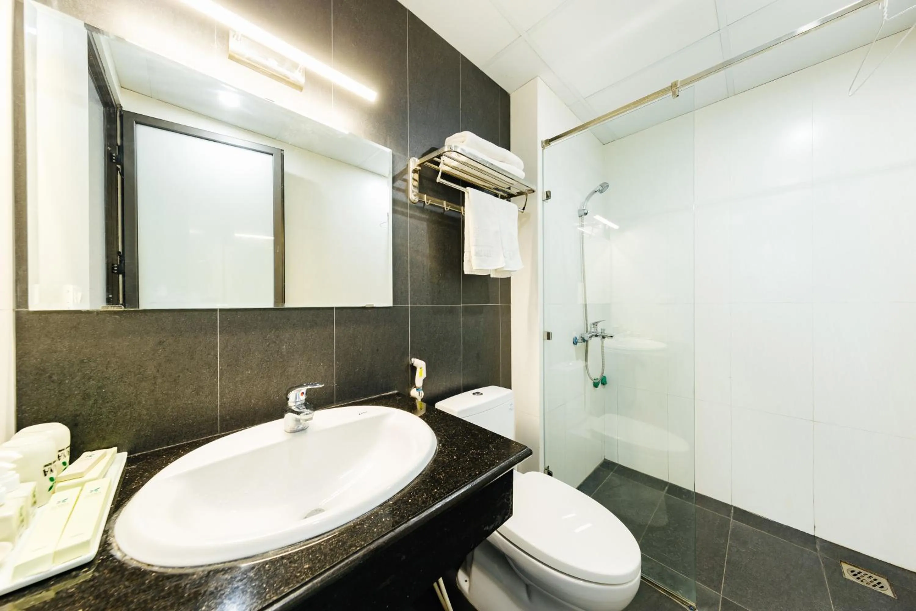 Shower in Hana 2 Apartment & Hotel Bac Ninh