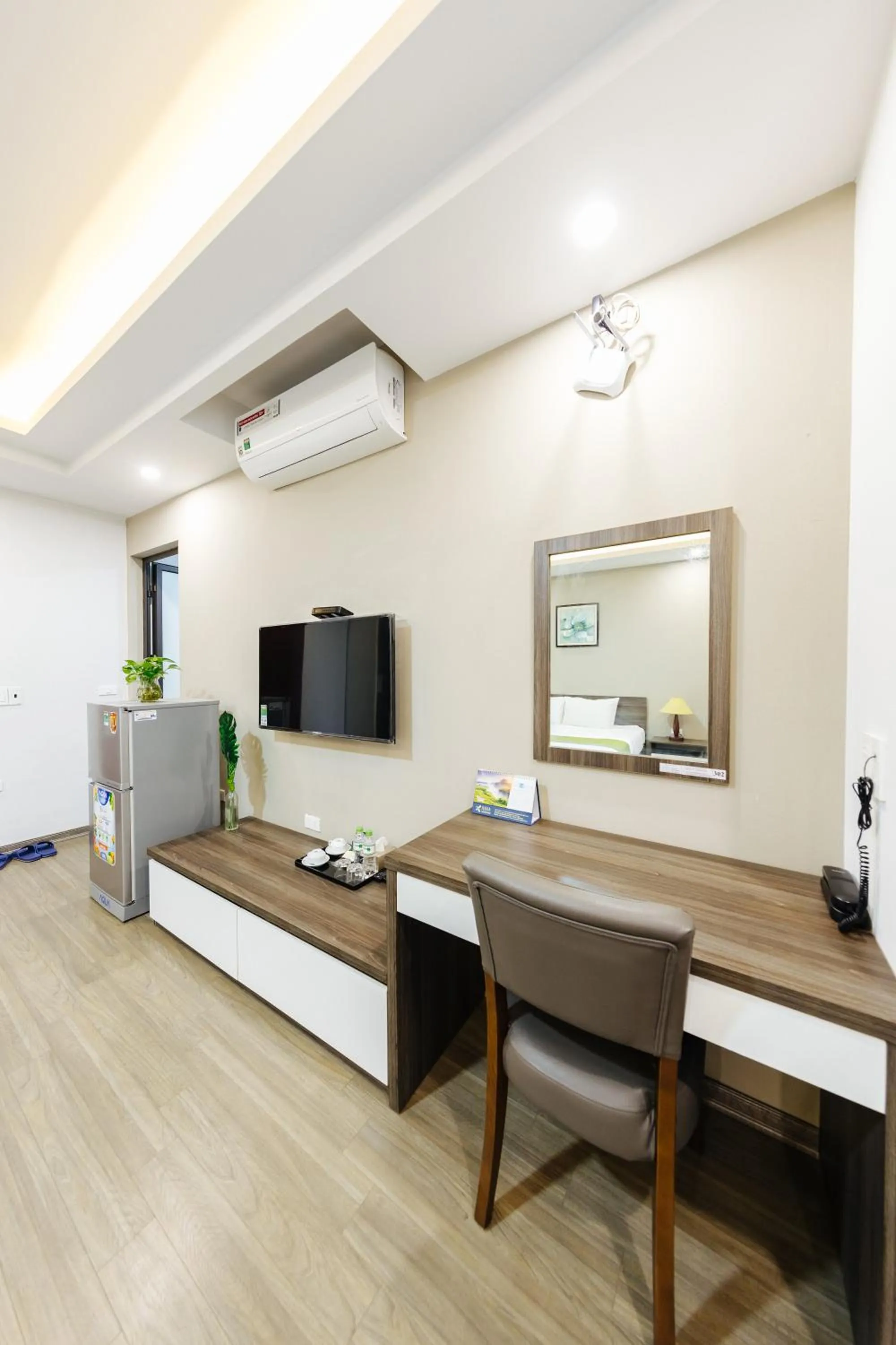 TV and multimedia in Hana 2 Apartment & Hotel Bac Ninh