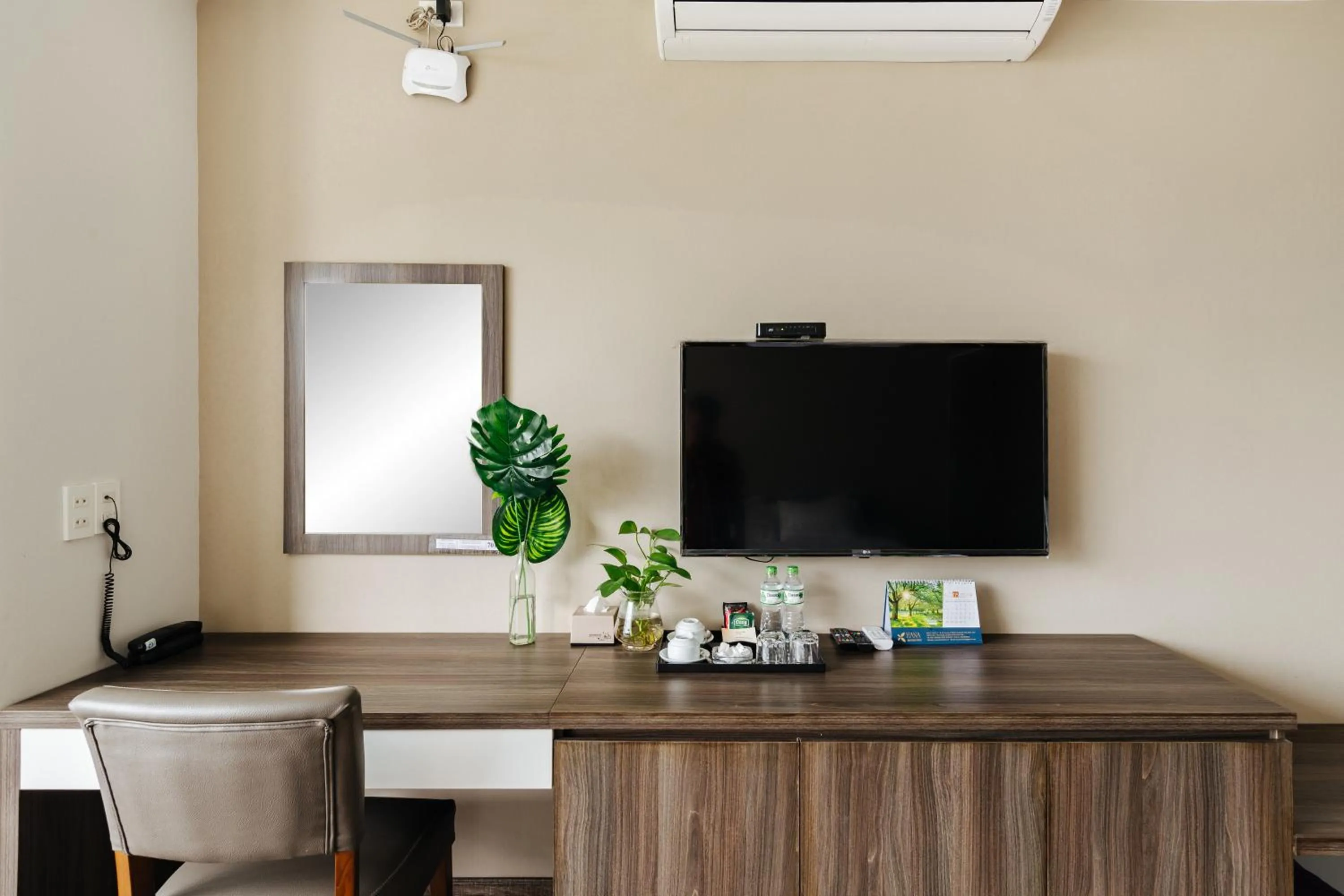 TV and multimedia in Hana 2 Apartment & Hotel Bac Ninh