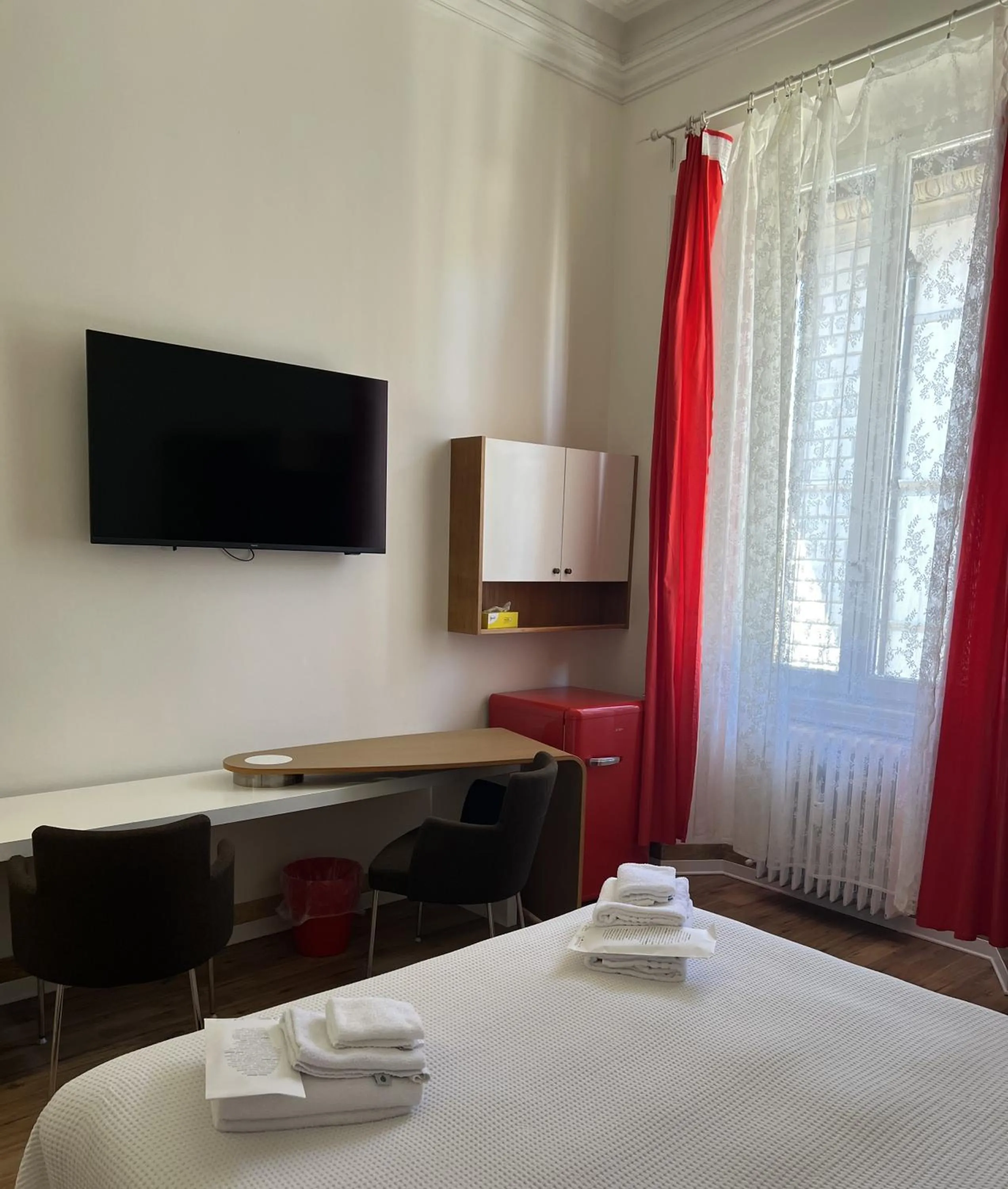 TV and multimedia, Bed in Artemente Florence B&B