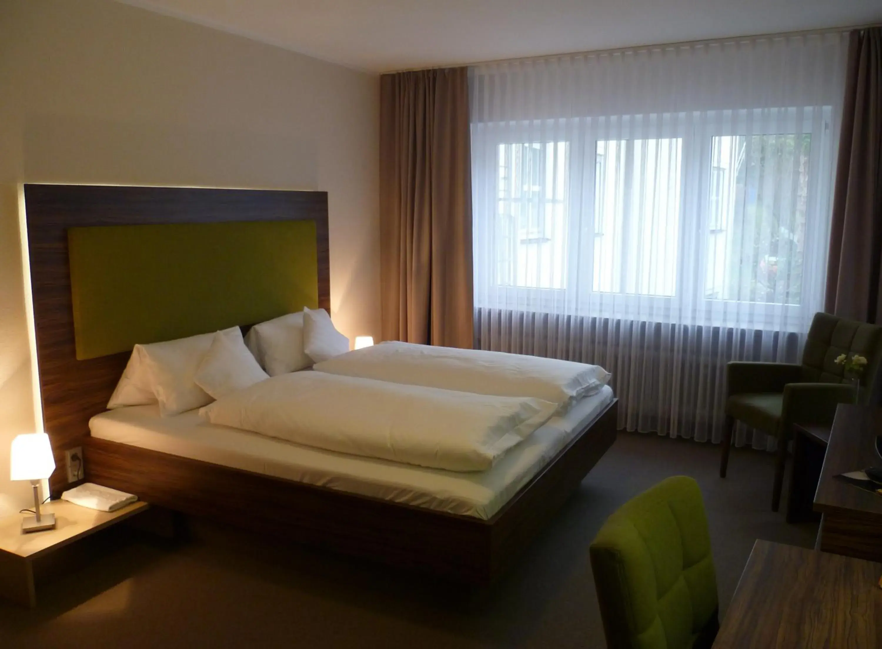 Double Room in Hotel Kronprinz Double Room in Hotel Kronprinz