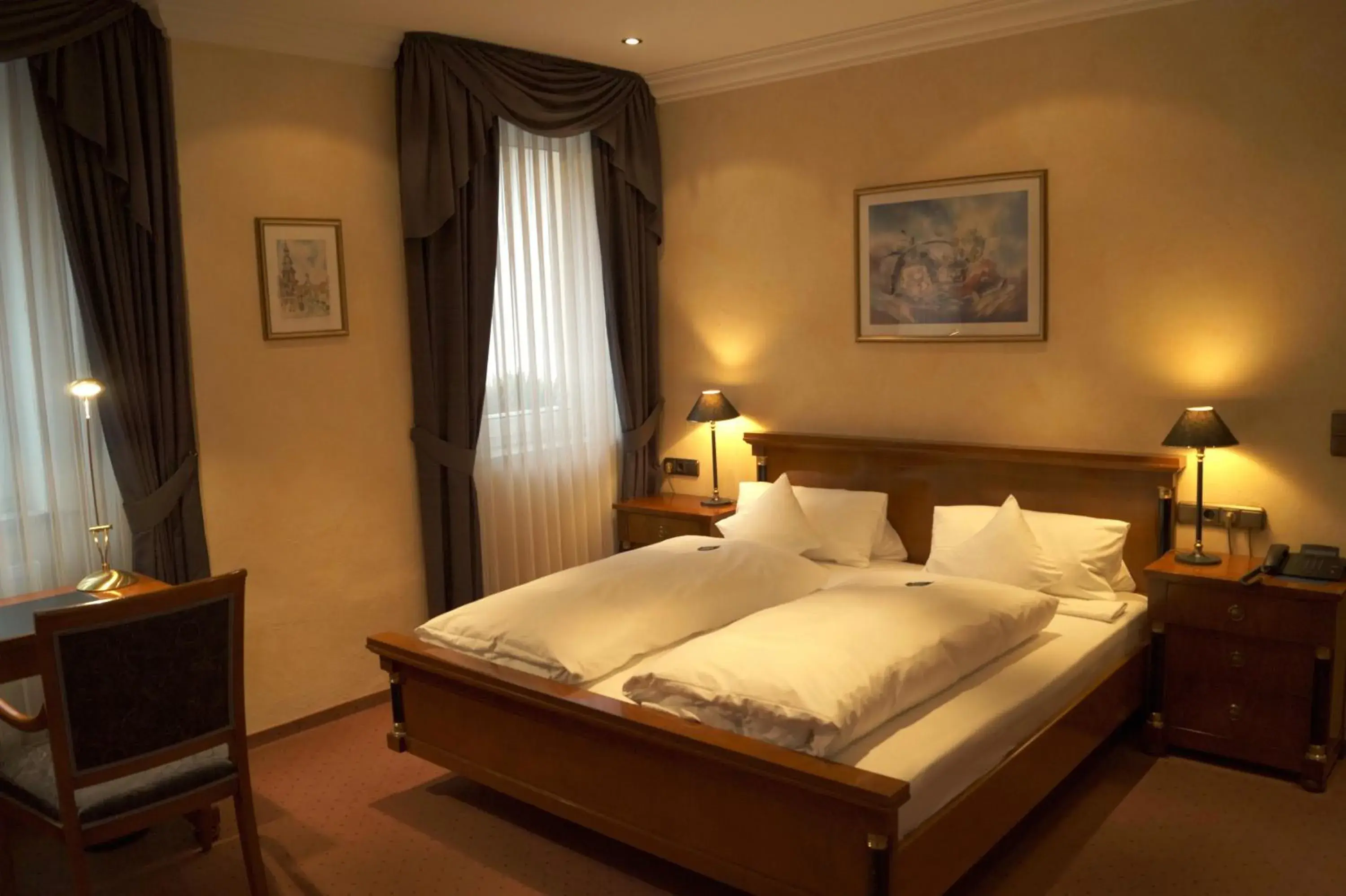 Double Room in Hotel Kronprinz Double Room in Hotel Kronprinz