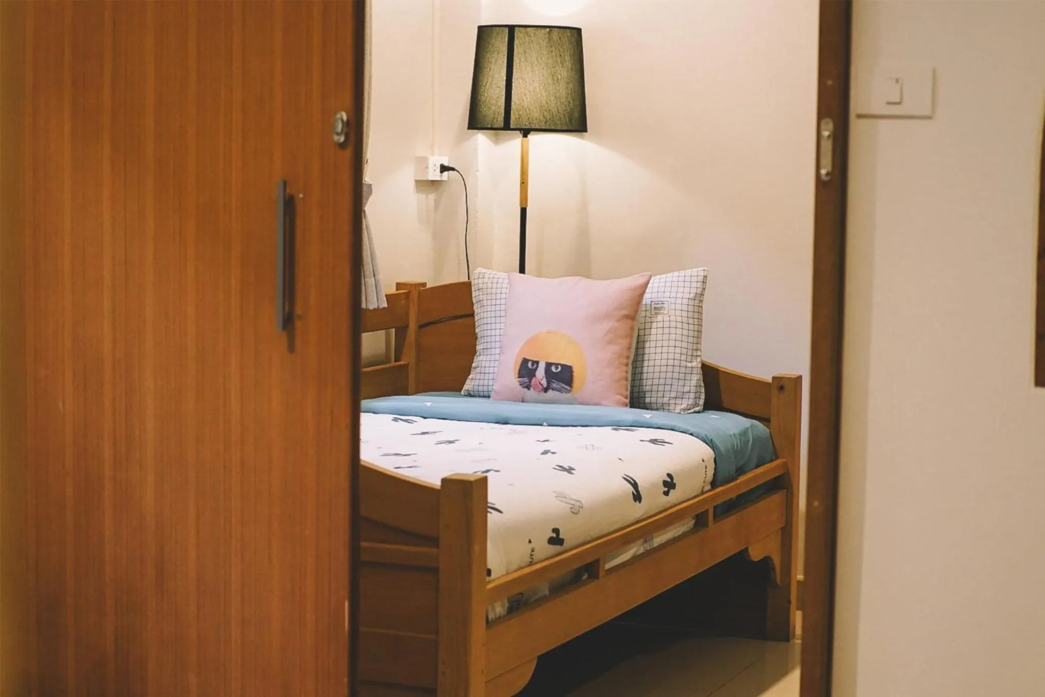 Bed in Sleepy House Chiang Rai