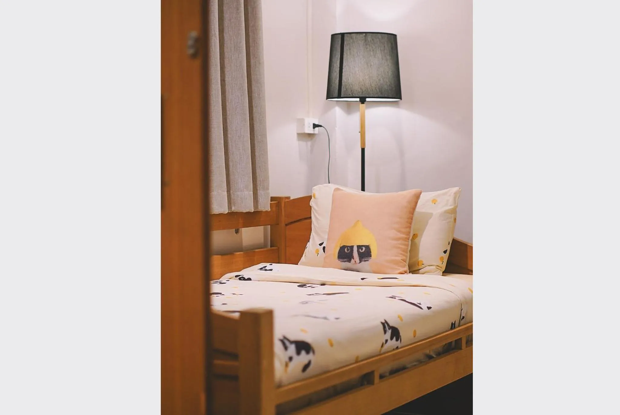 Bed in Sleepy House Chiang Rai