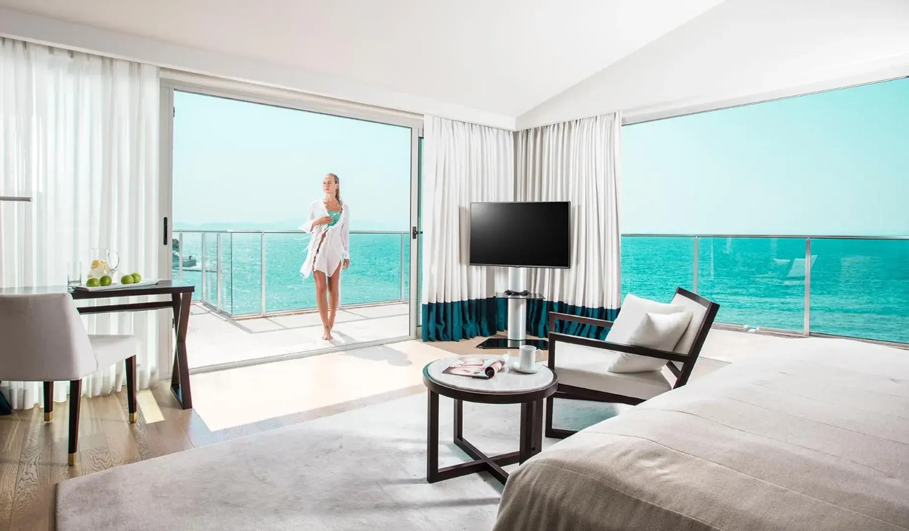 Corner Suite in Charisma De Luxe Hotel Corner Suite in Charisma De Luxe Hotel