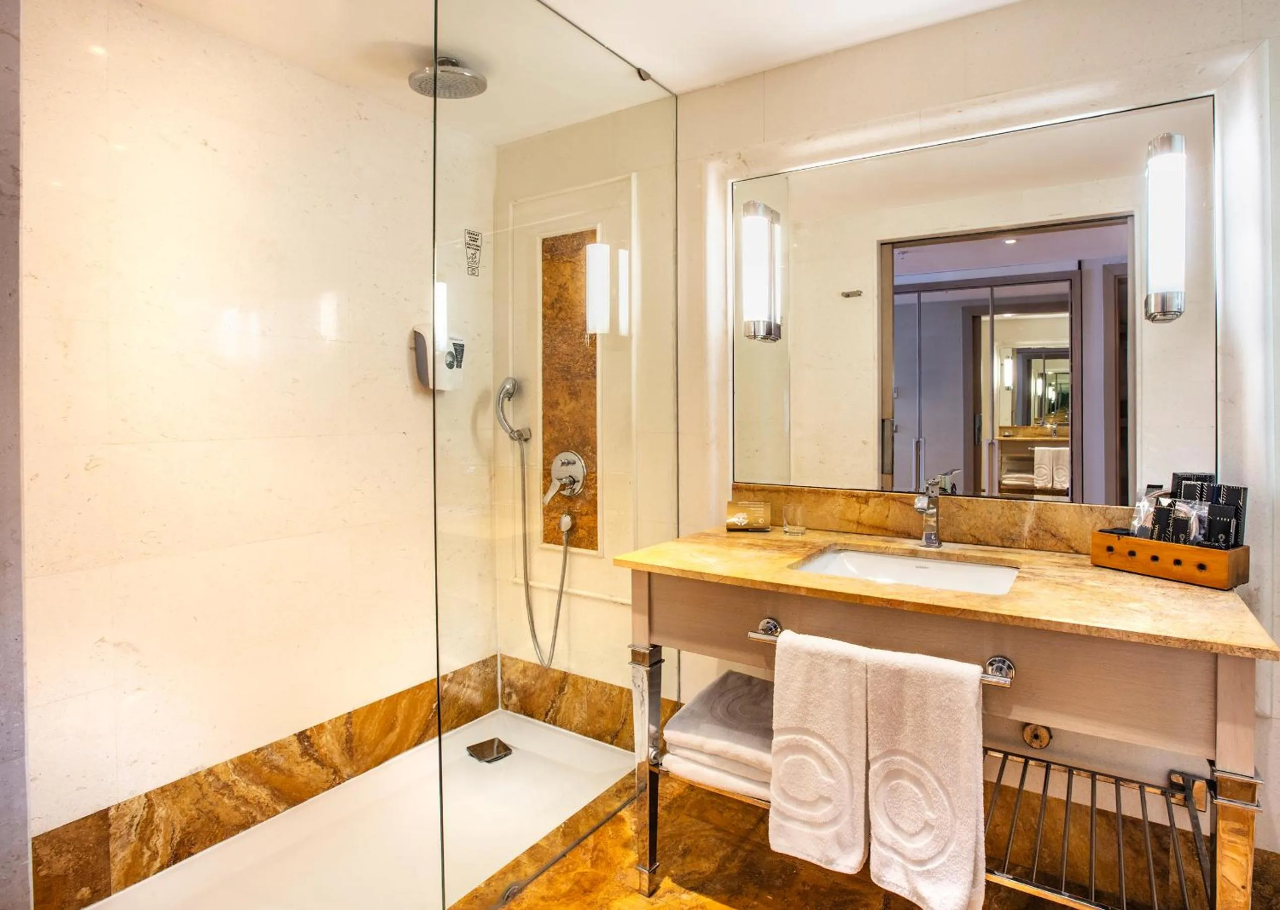 Bathroom in Charisma De Luxe Hotel