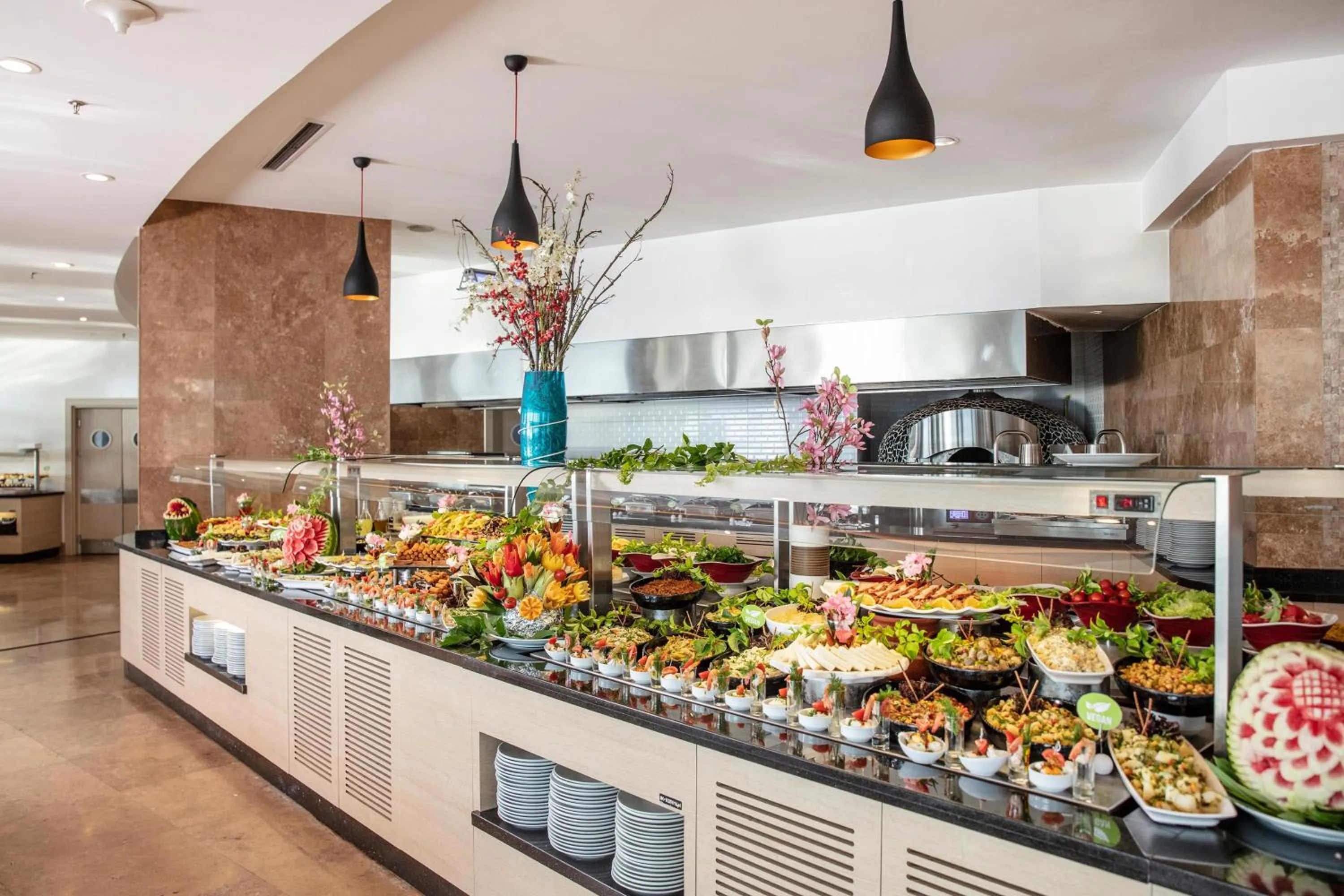 Restaurant/places to eat in Charisma De Luxe Hotel