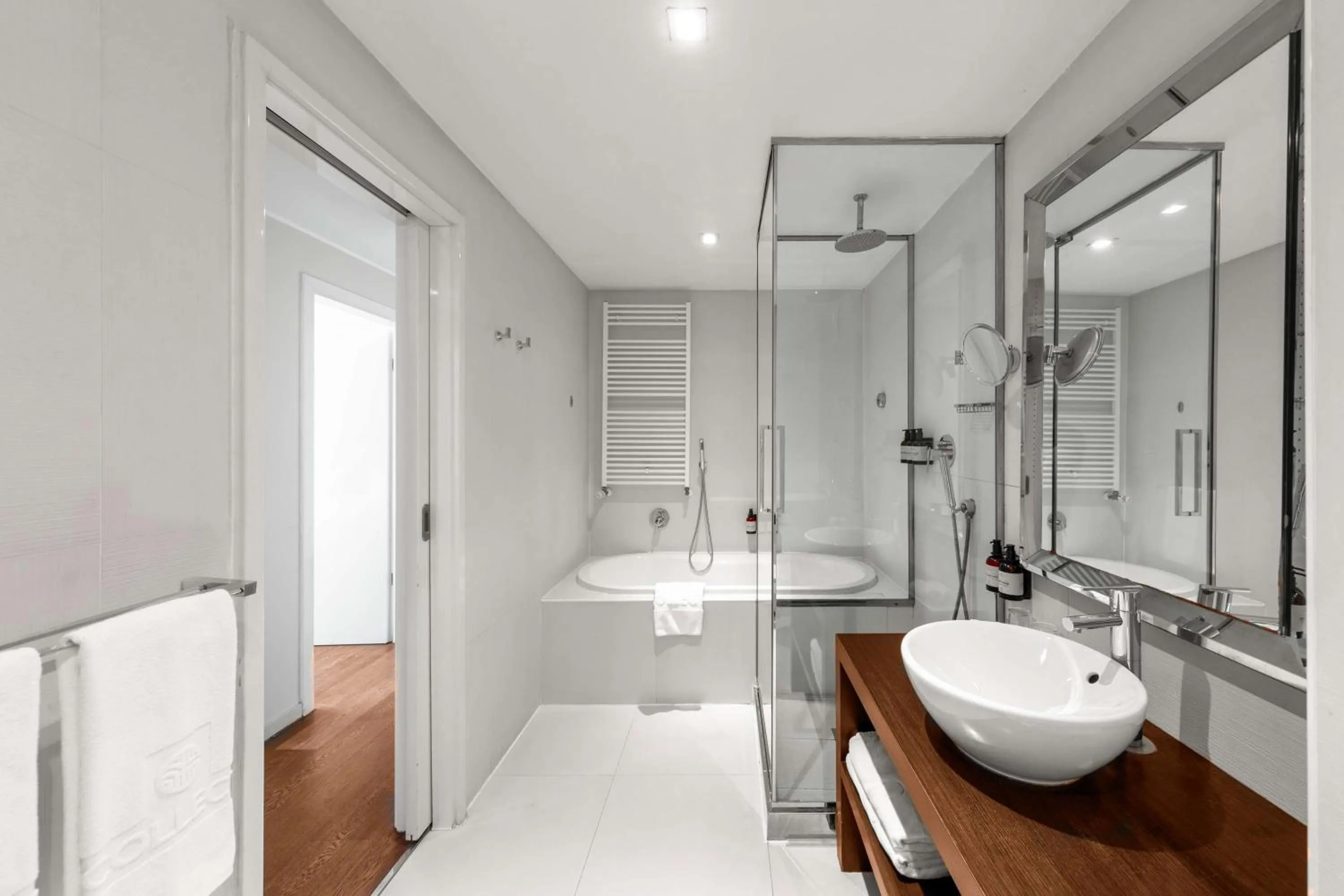 Bathroom in NH Collection Budapest City Center