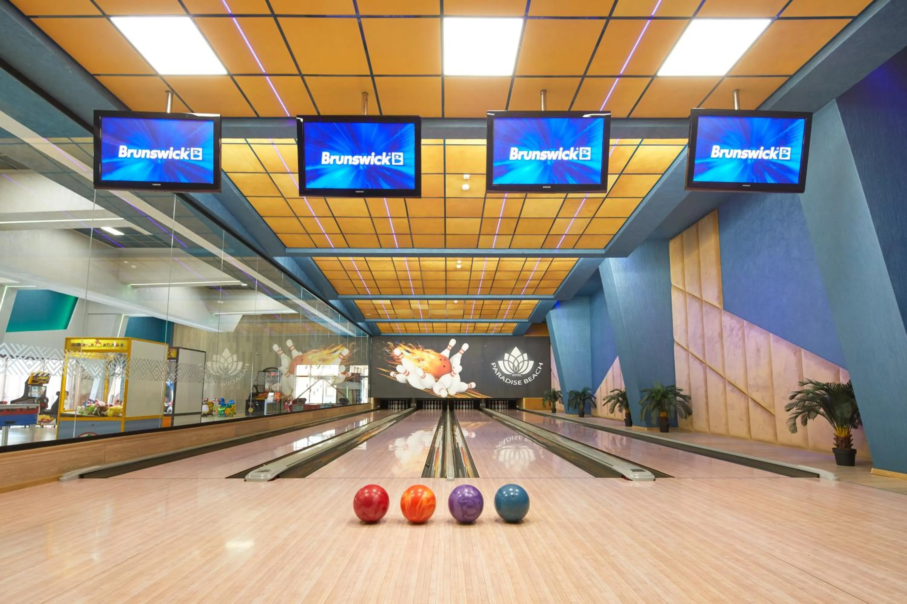 Bowling in Paradise Beach Residence - Ultra All Inclusive