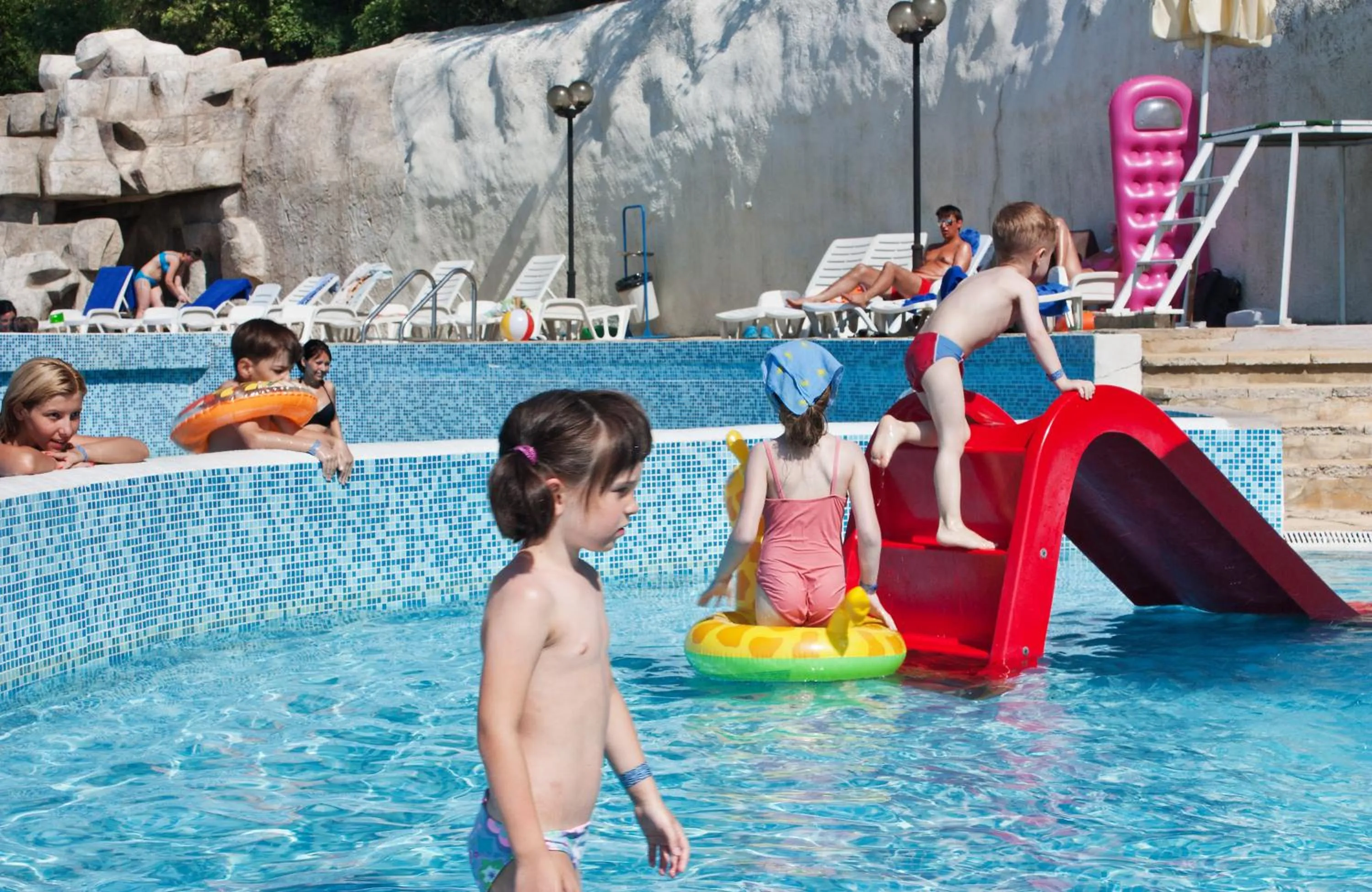 young children in Paradise Beach Residence - Ultra All Inclusive