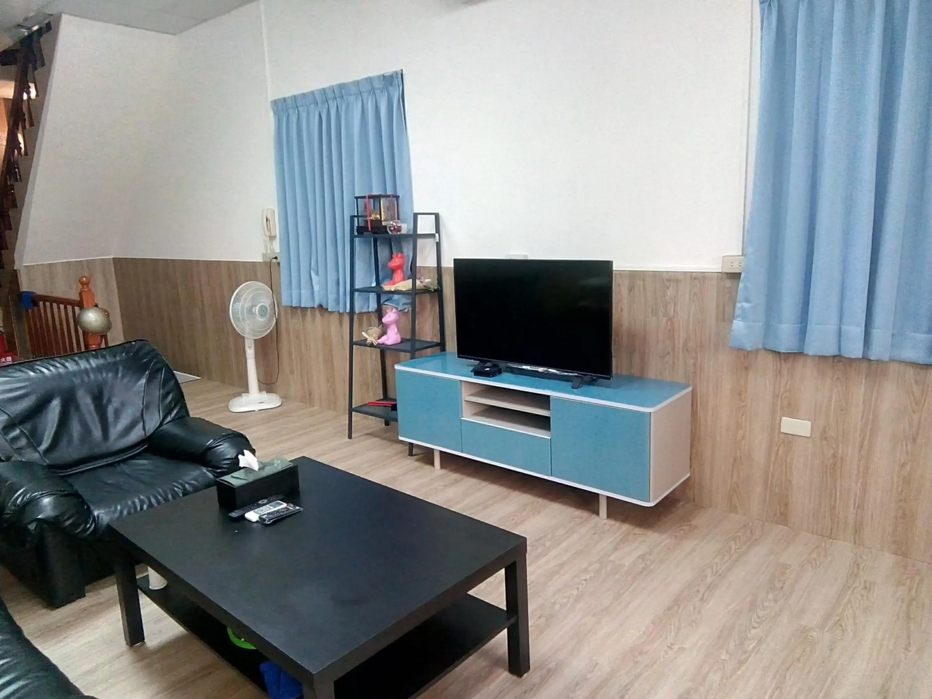 Property building, TV/Entertainment Center in Traveler Station