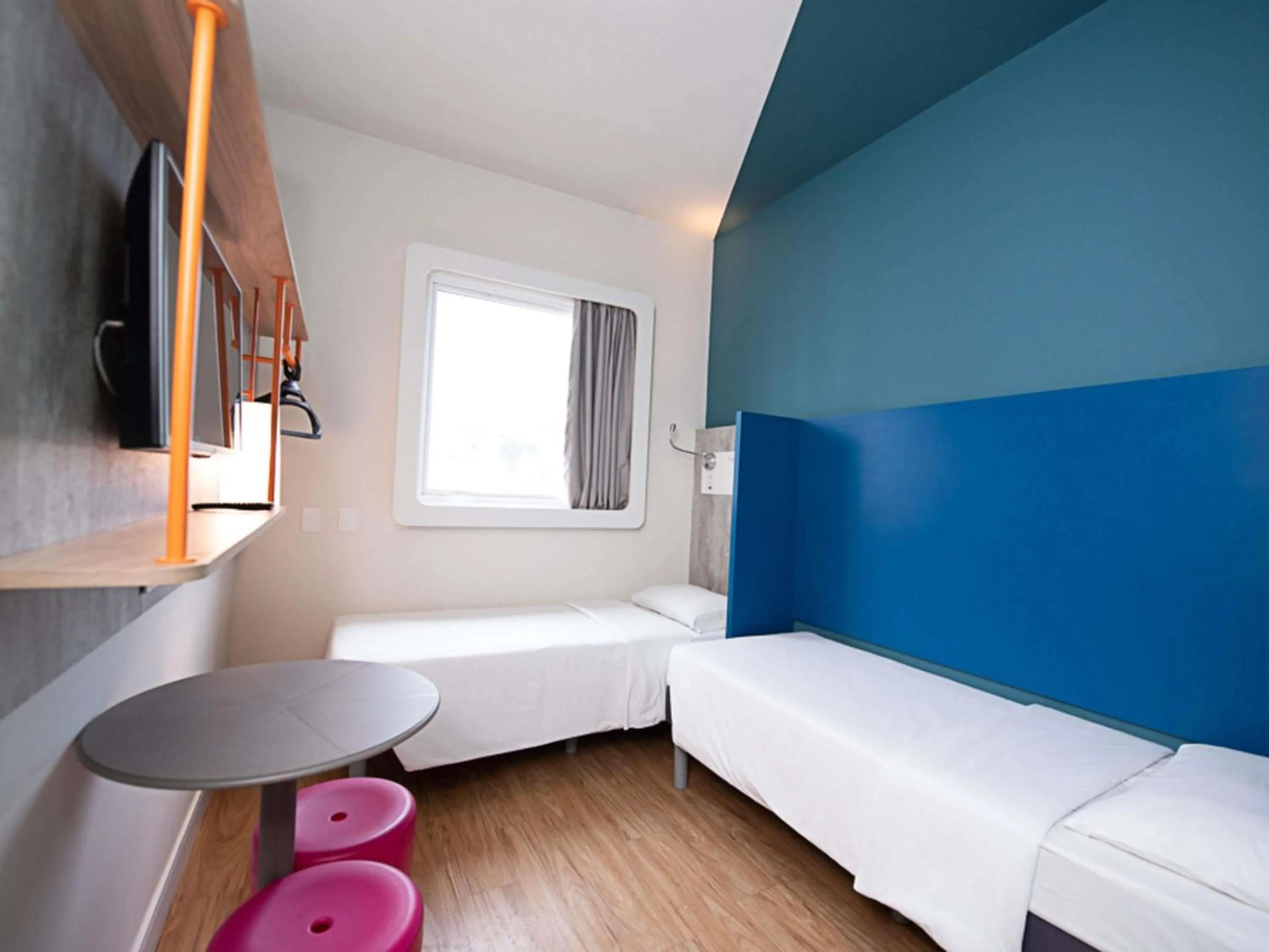 Bedroom, Bed in ibis budget Santos Gonzaga