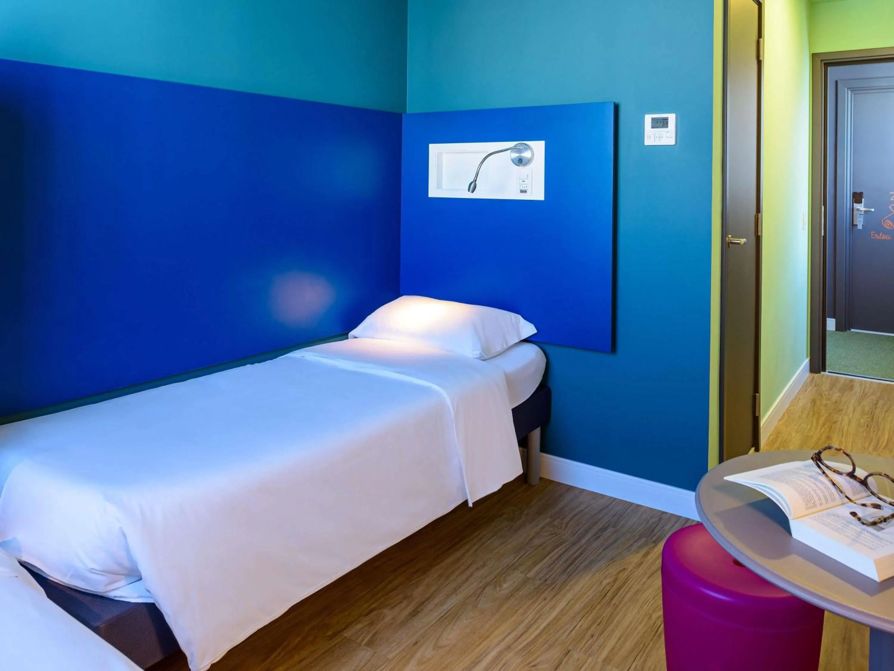 Bedroom, Bed in ibis budget Santos Gonzaga